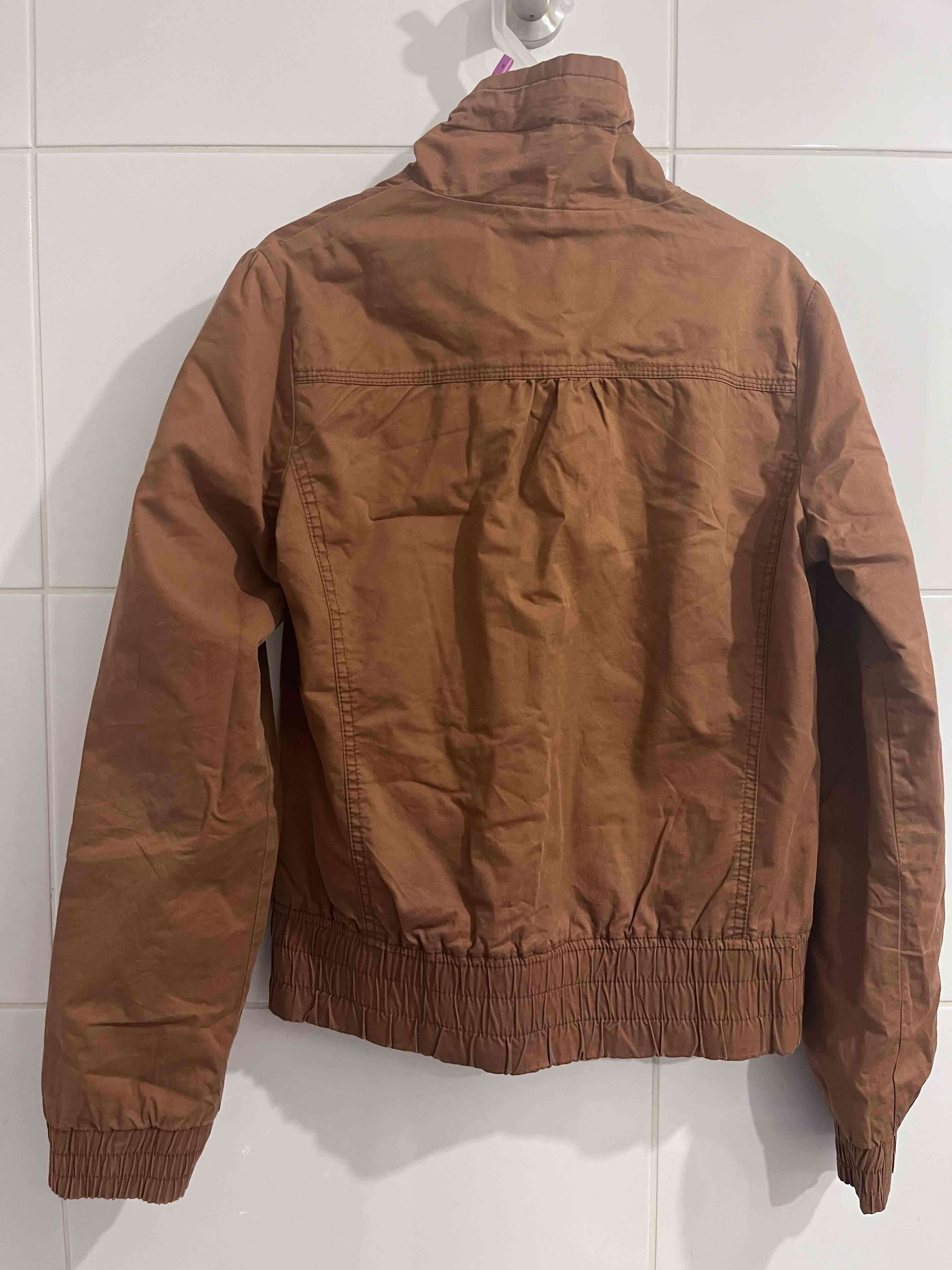 Chaqueta marrón con bolsillos - miniatura 4