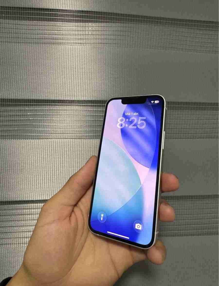 iPhone blanco en buen estado - miniatura 3