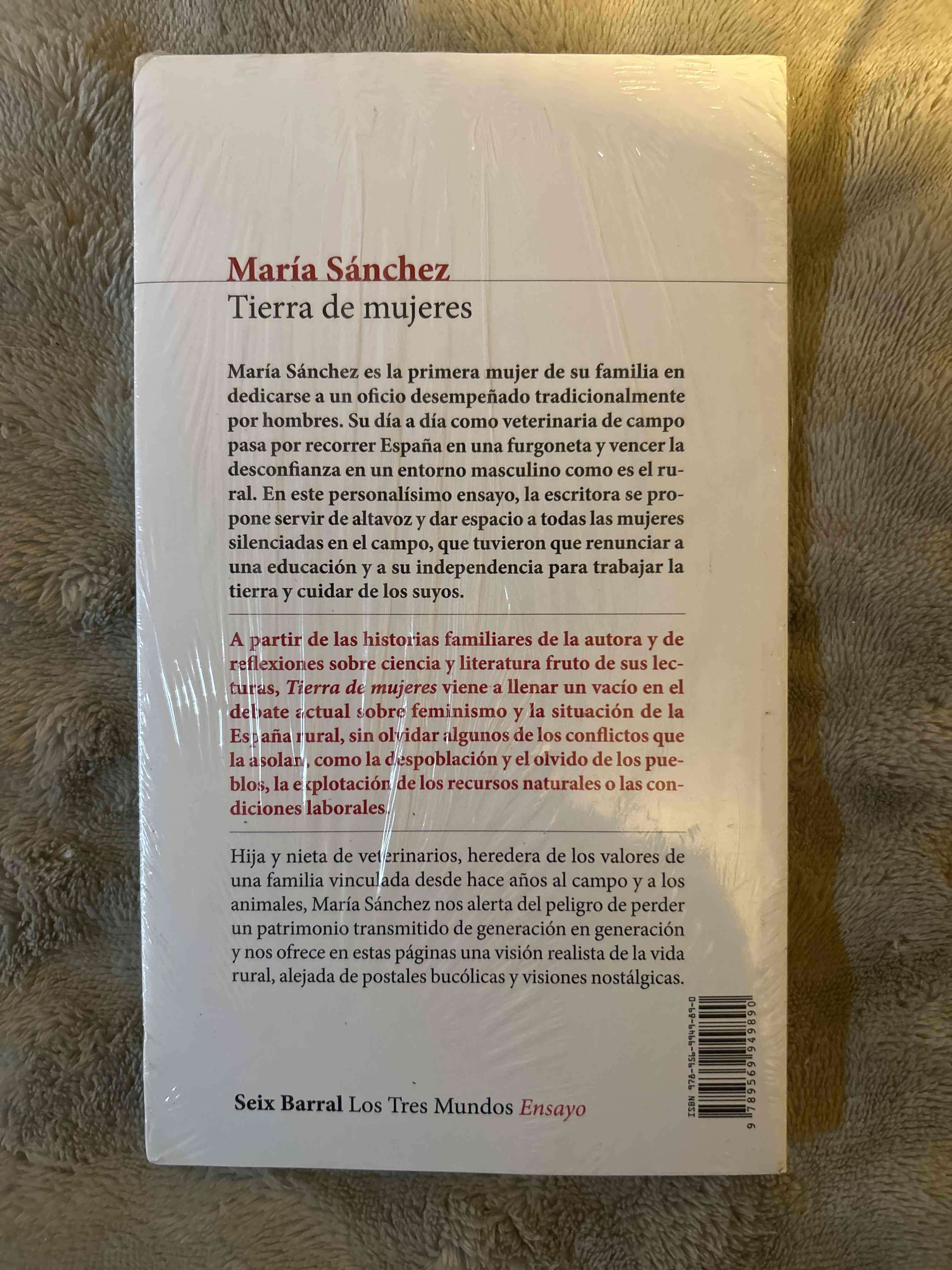 Libro “Tierra de Mujeres” - miniatura 2