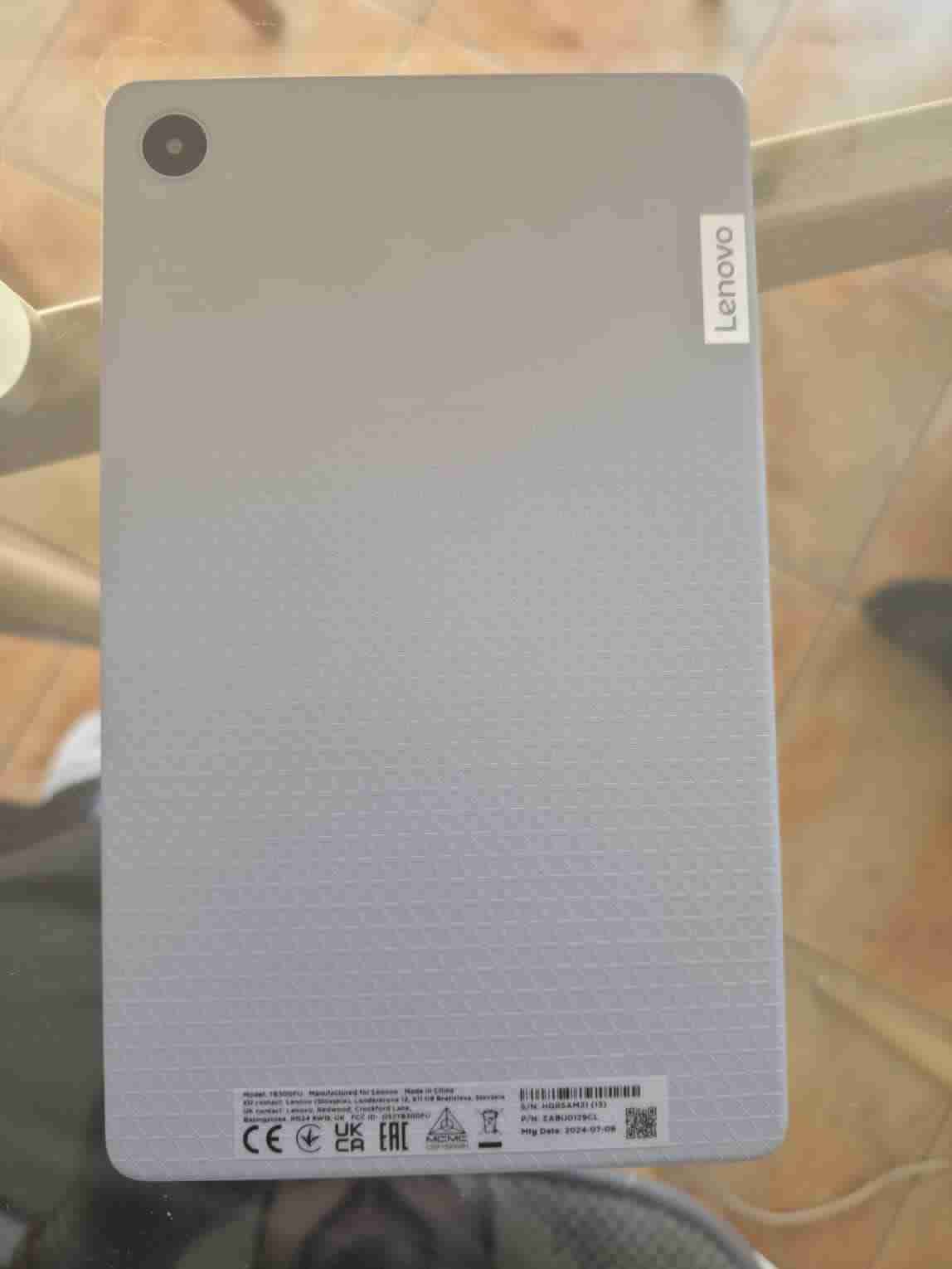 Tablet Lenovo Tab M8 con estuche - miniatura 3