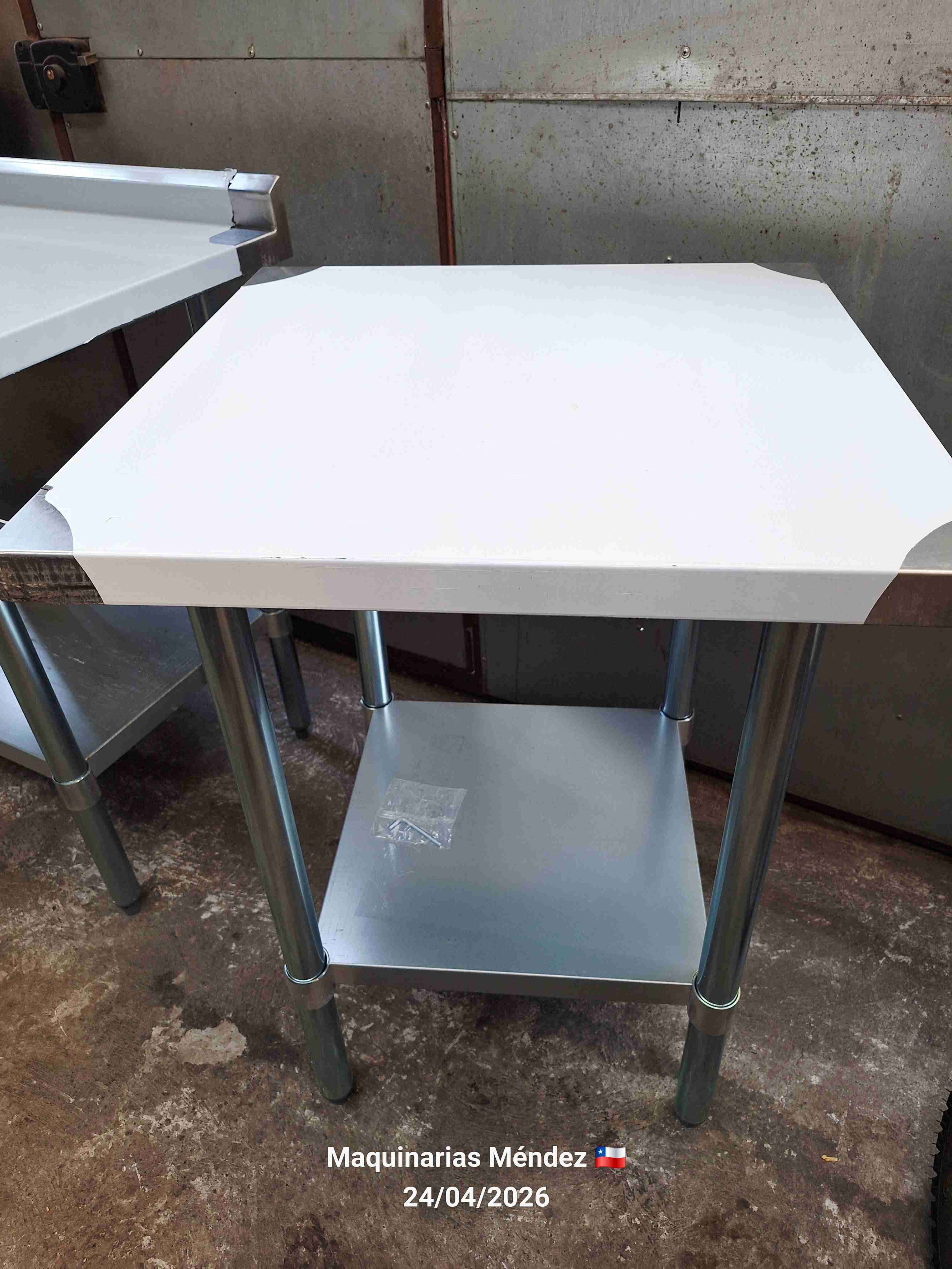Mesa de trabajo de acero inoxidable - miniatura 1