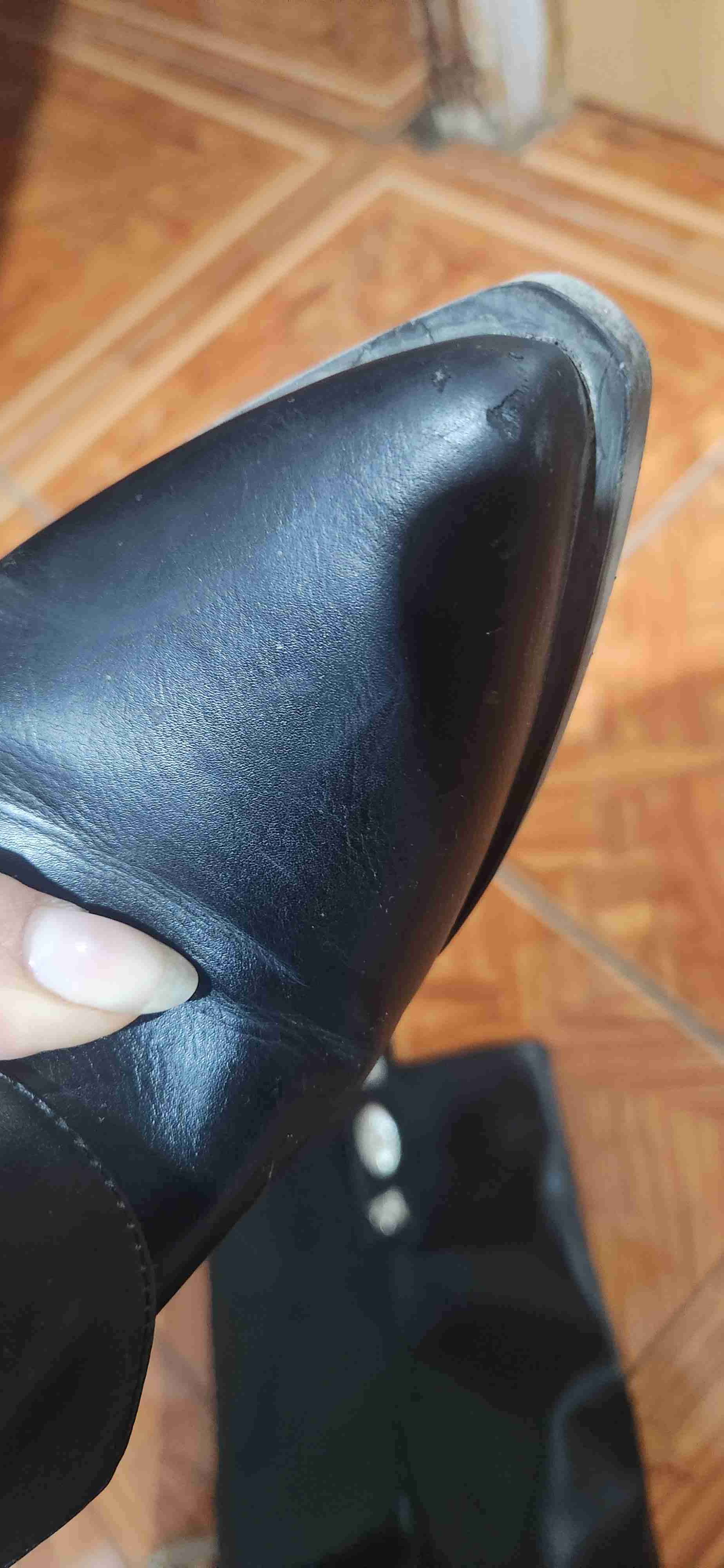 Botas negras texanas con adornos metálicos - miniatura 4