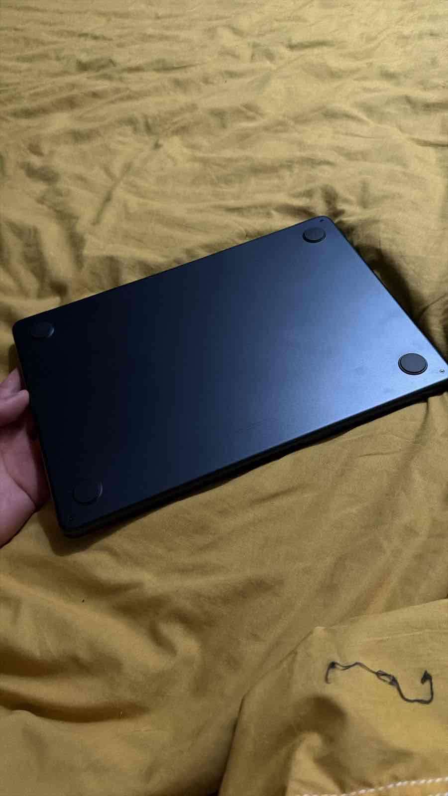 MacBook M2 gris oscuro - miniatura 6