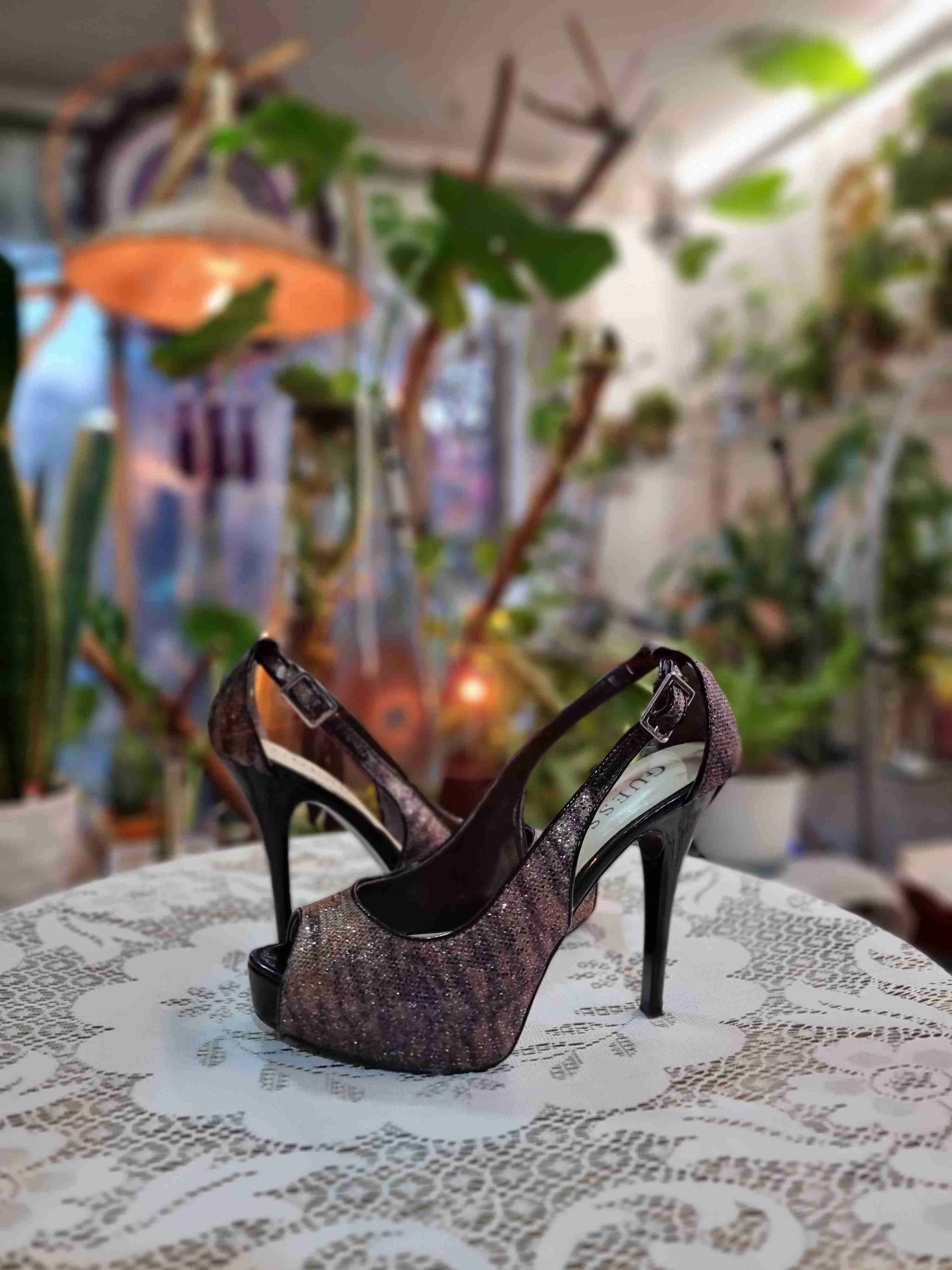 Tacones brillantes Guess - miniatura 4