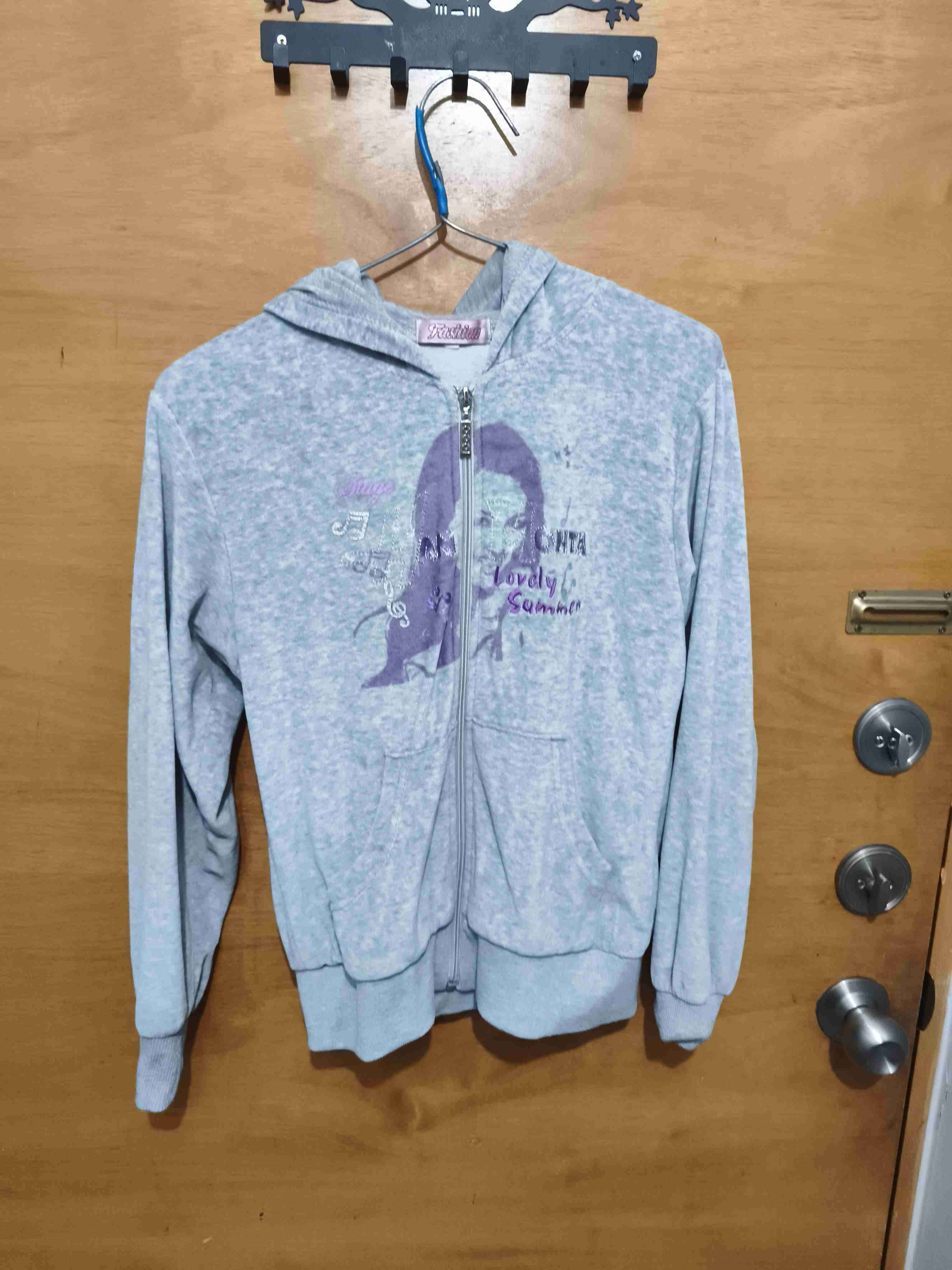 Polerón con capucha gris estampado niña talla 10