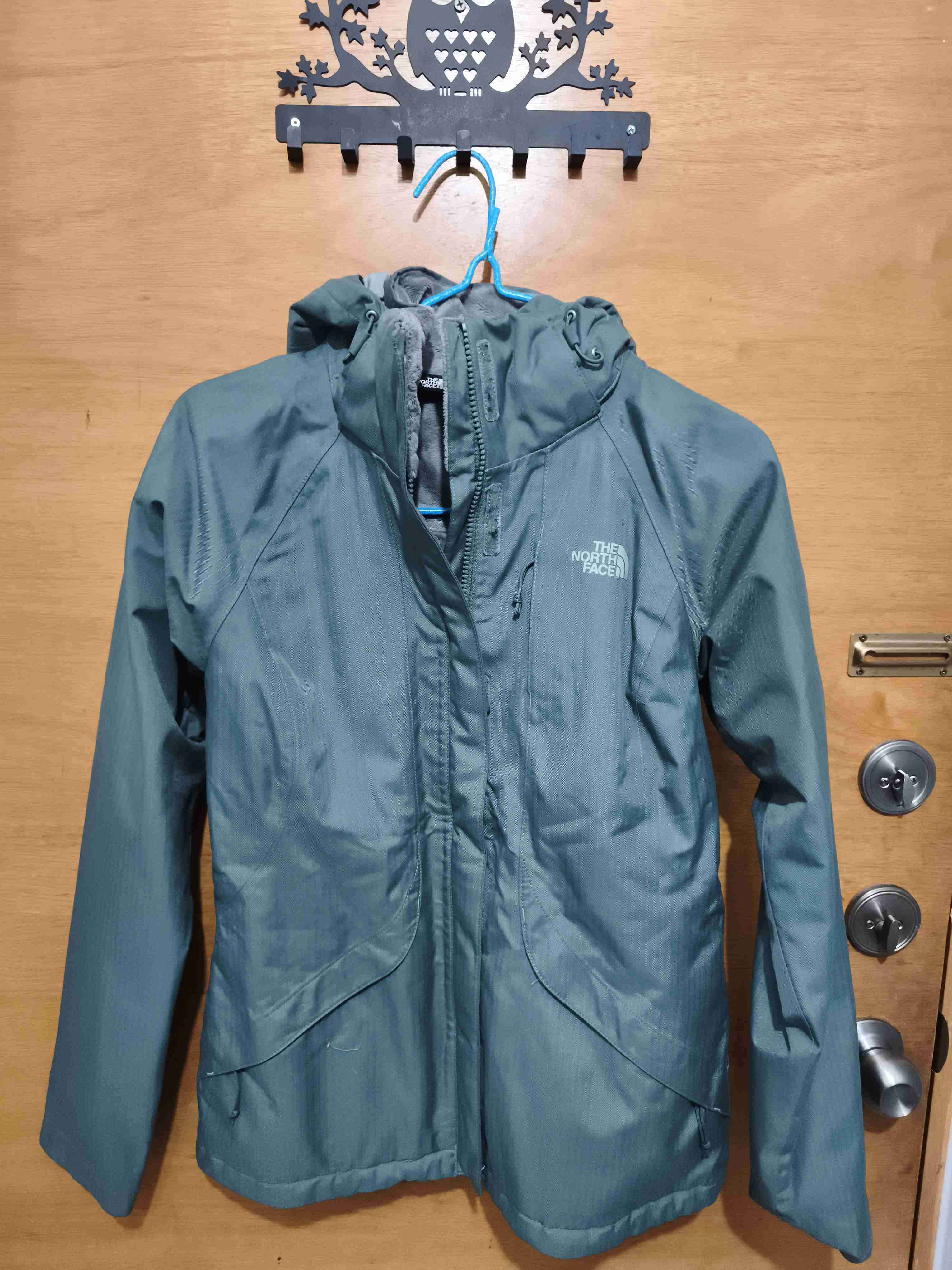 Chaqueta impermeable verde The North Face original