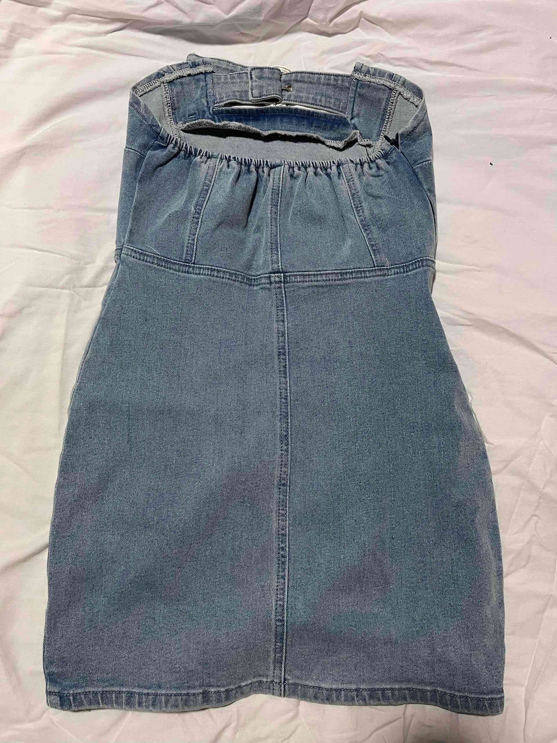 Vestido de mezclilla azul - miniatura 3