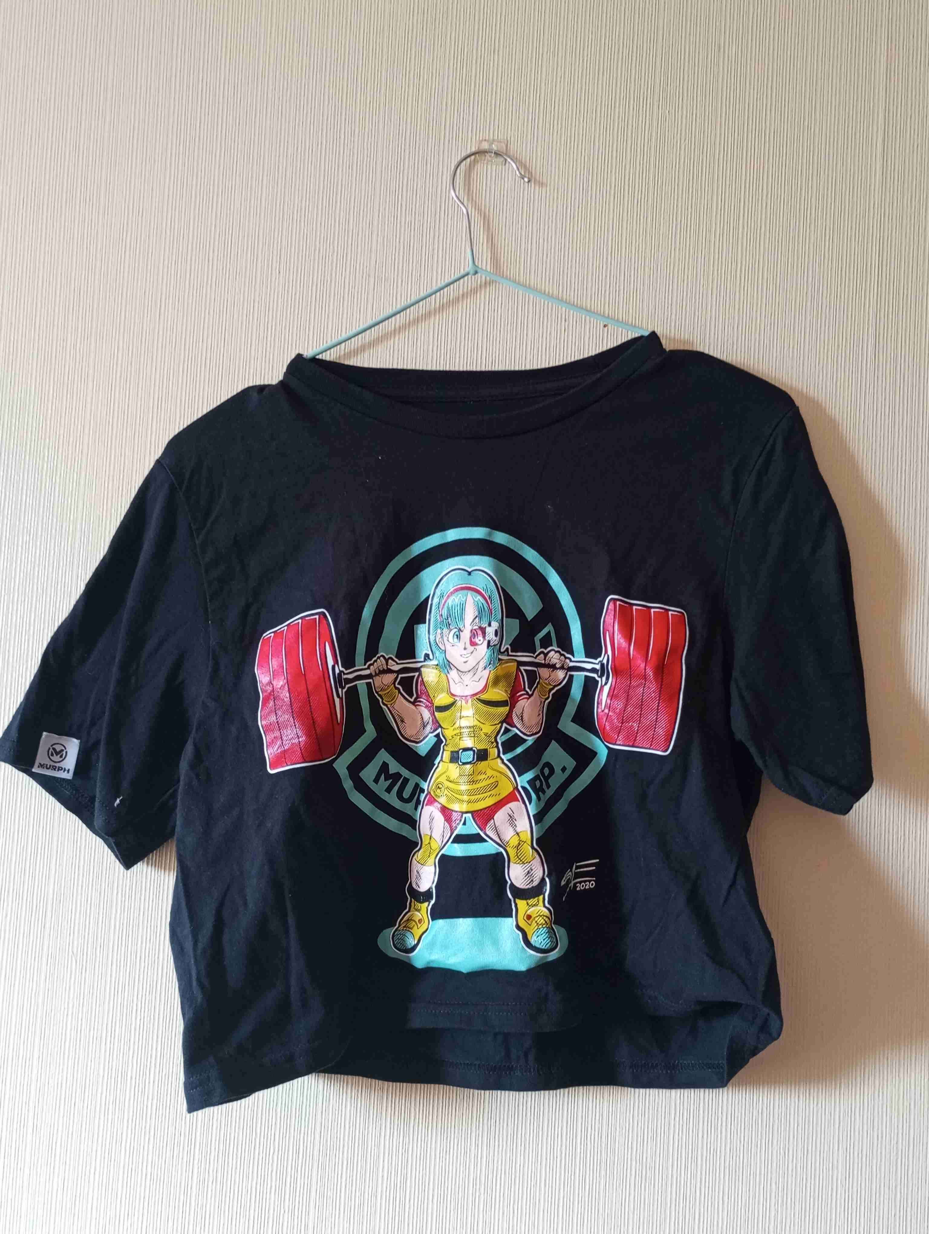 Polera negra con diseño - miniatura 2