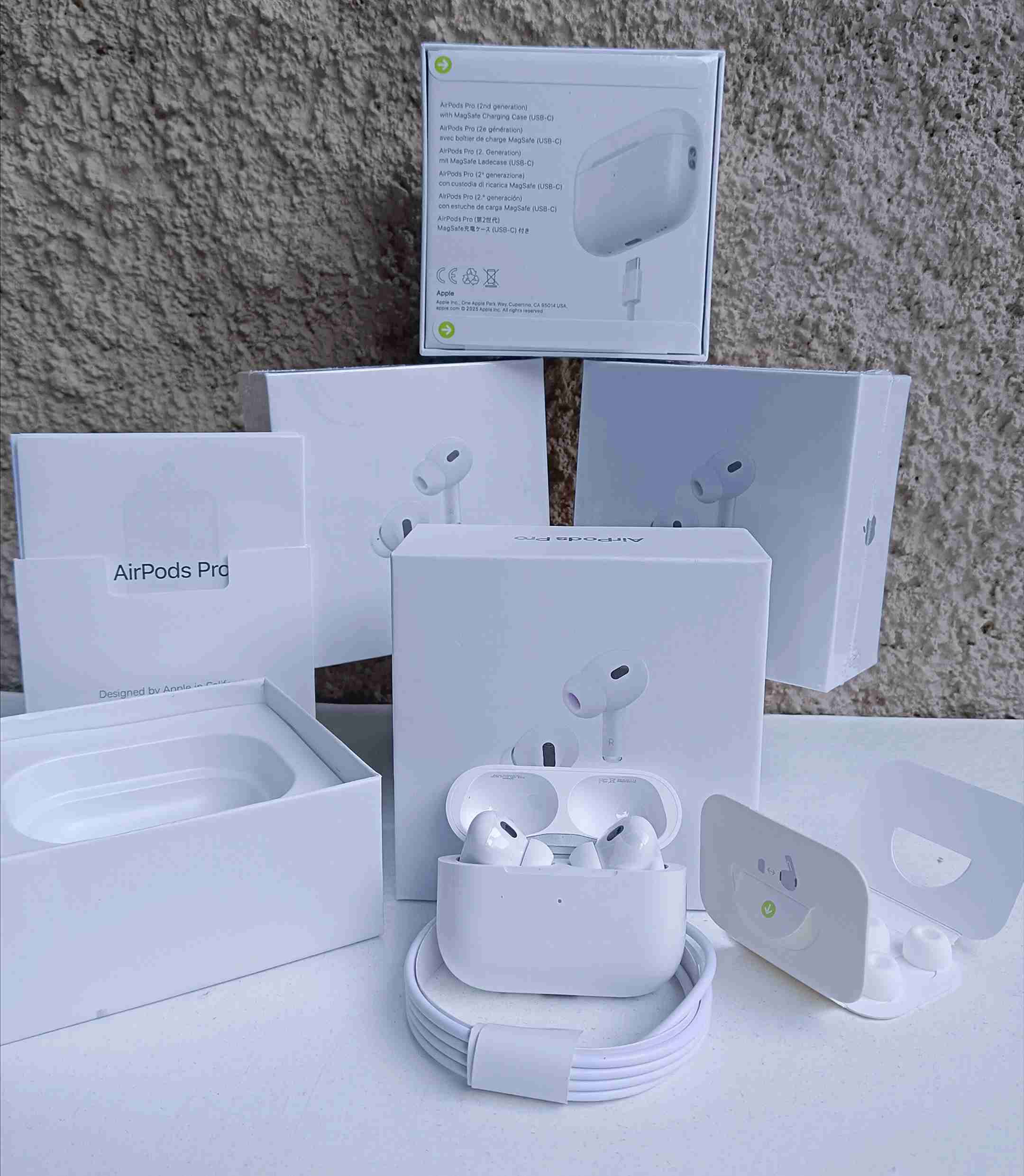 AirPods Pro 2da generación nuevos - miniatura 1