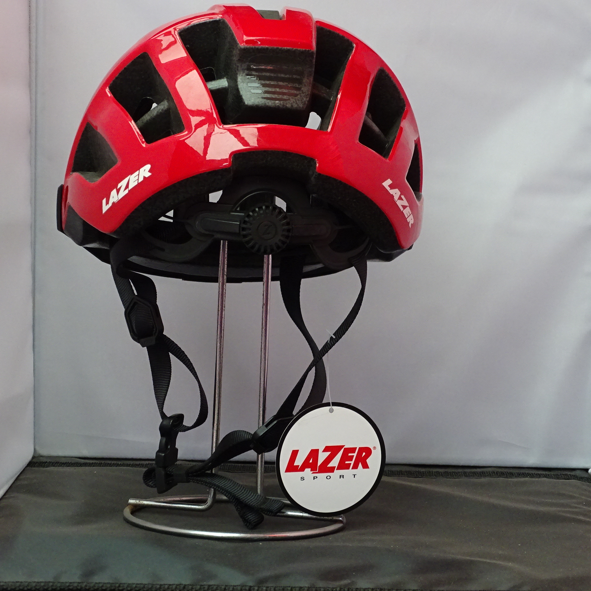Casco rojo Lazer talla L -XL  regulable. - miniatura 2