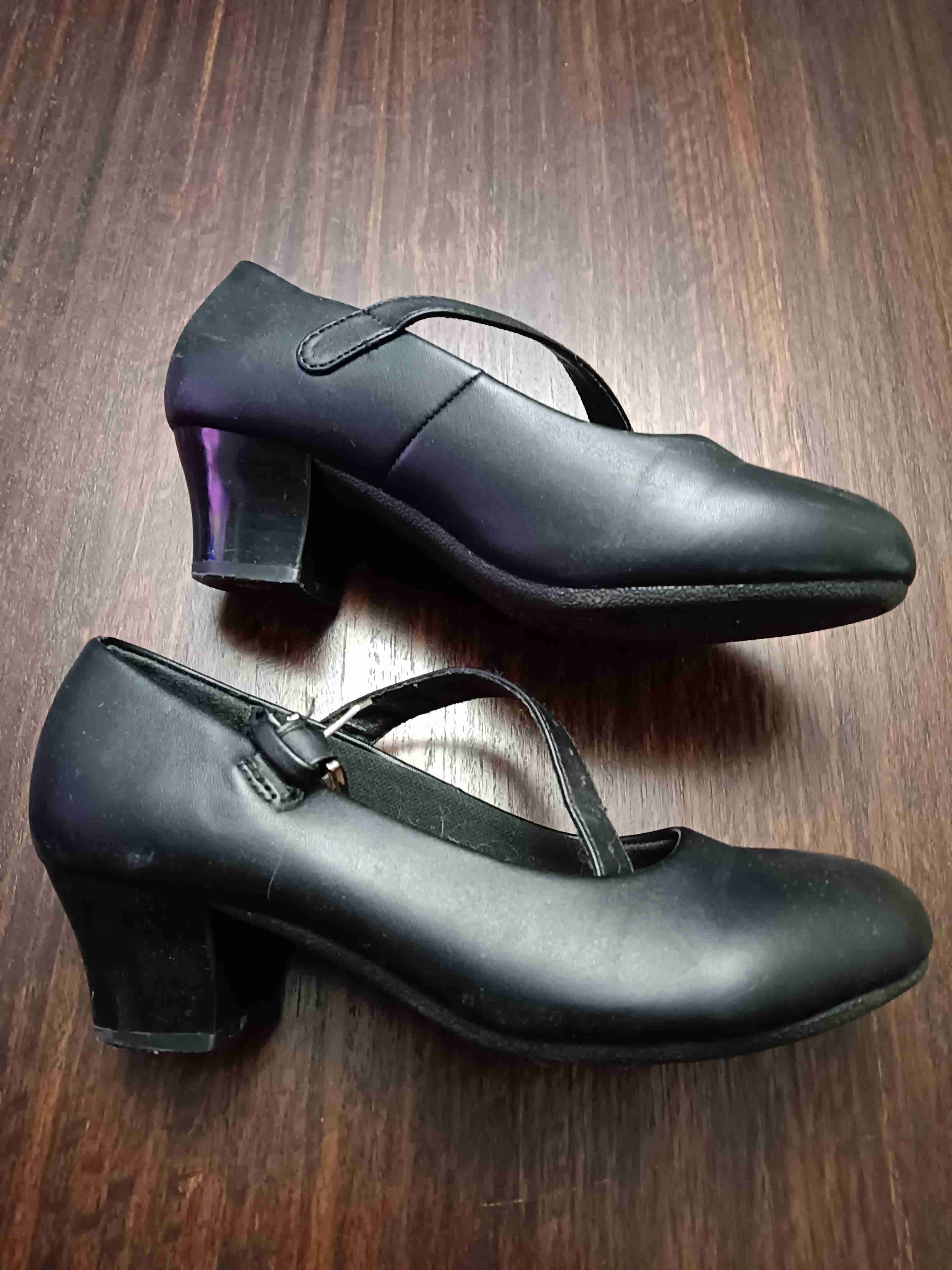 Zapatos planos negros con hebilla de cueca - miniatura 2