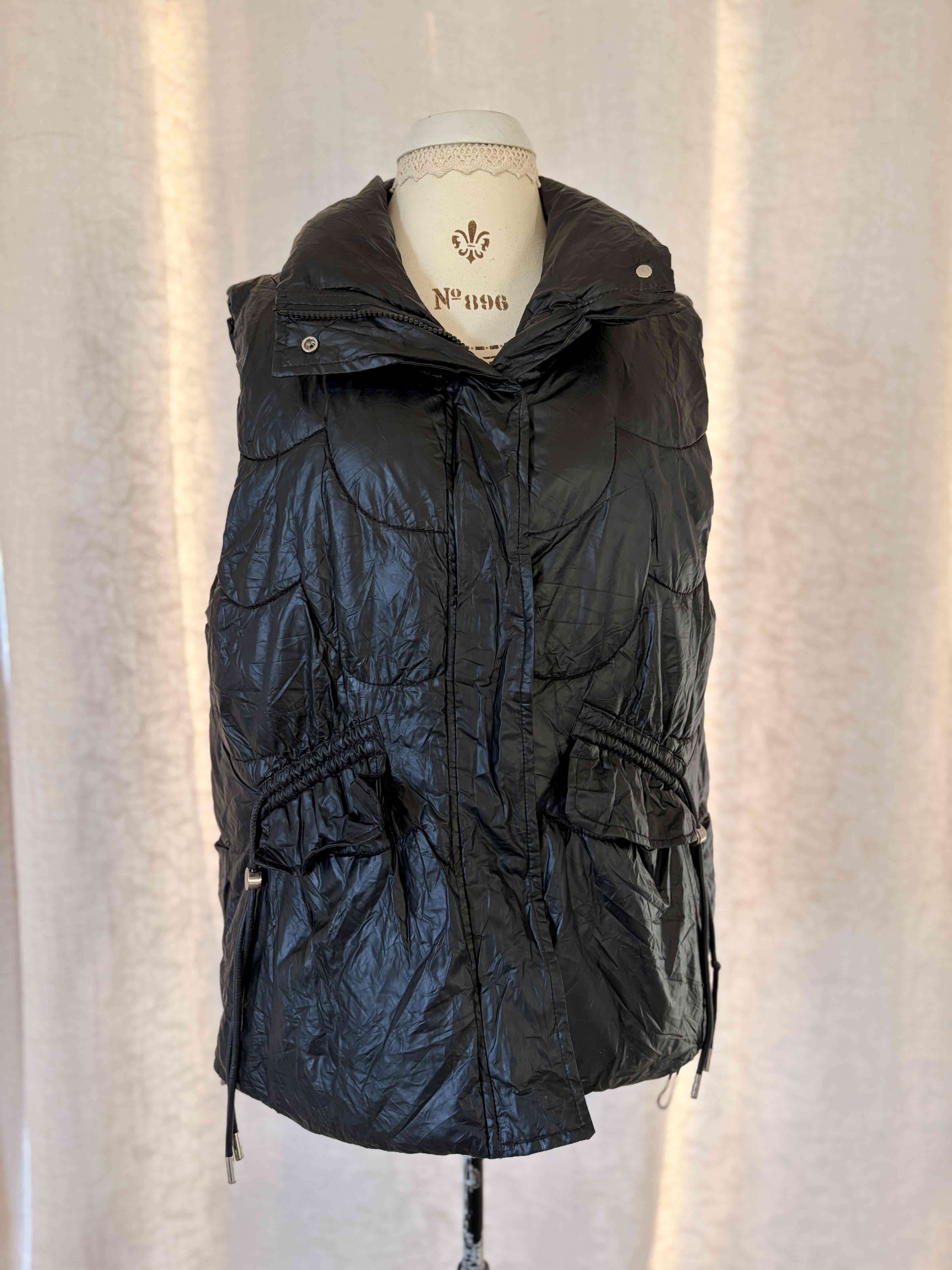 Chaleco acolchado negro sin mangas
