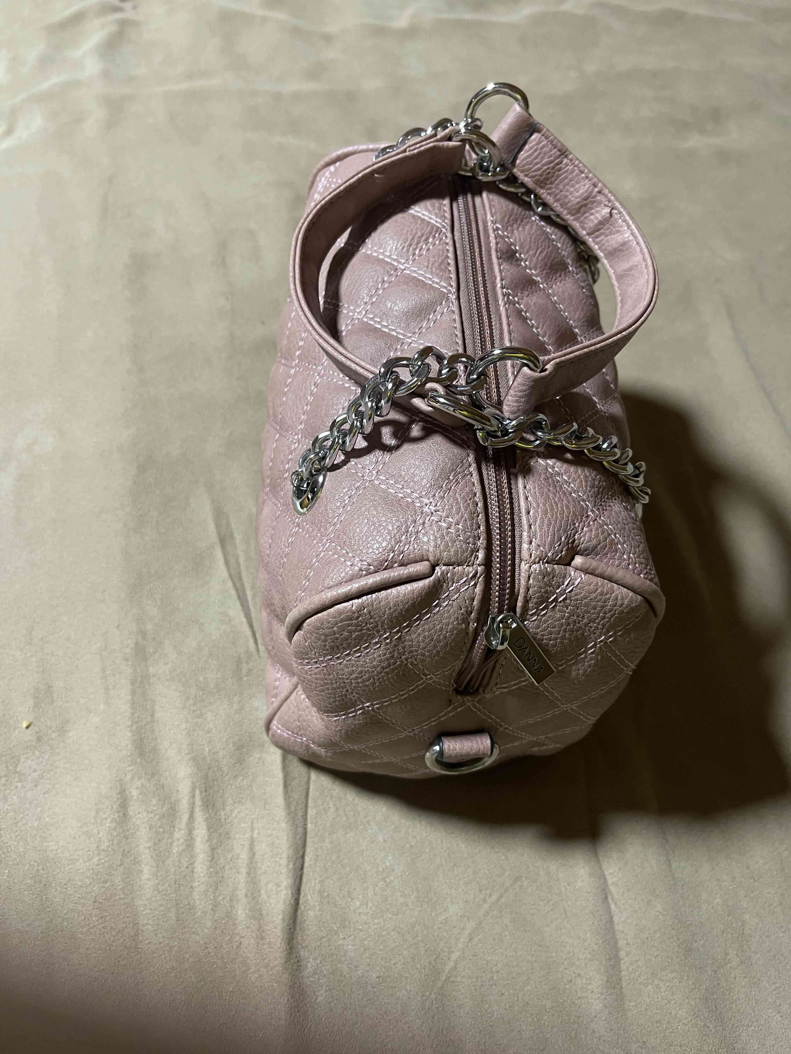 Bolso acolchado rosado con cadena - miniatura 3