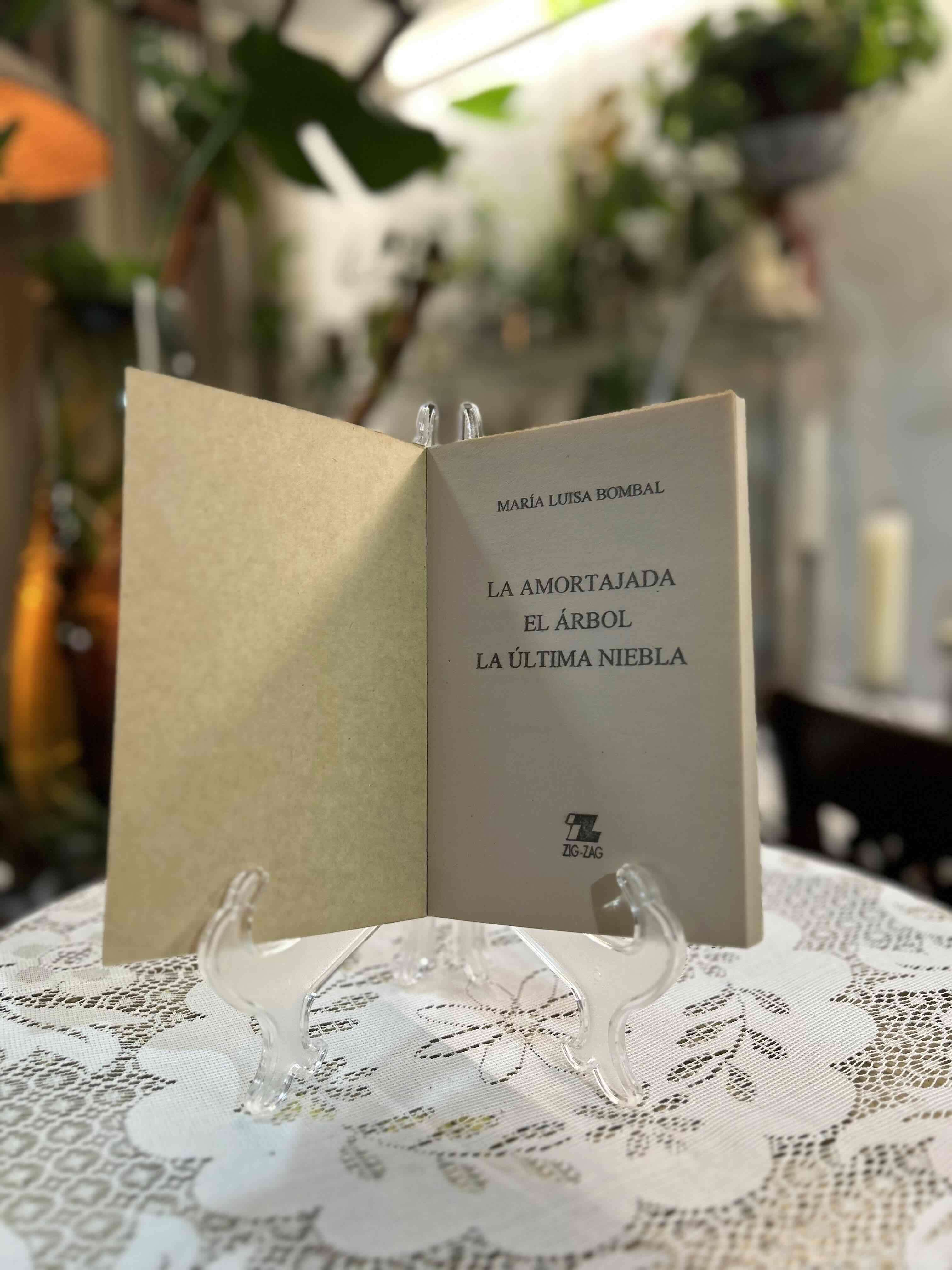 Libro La Última Niebla, La Amortajada y El Árbol - miniatura 2