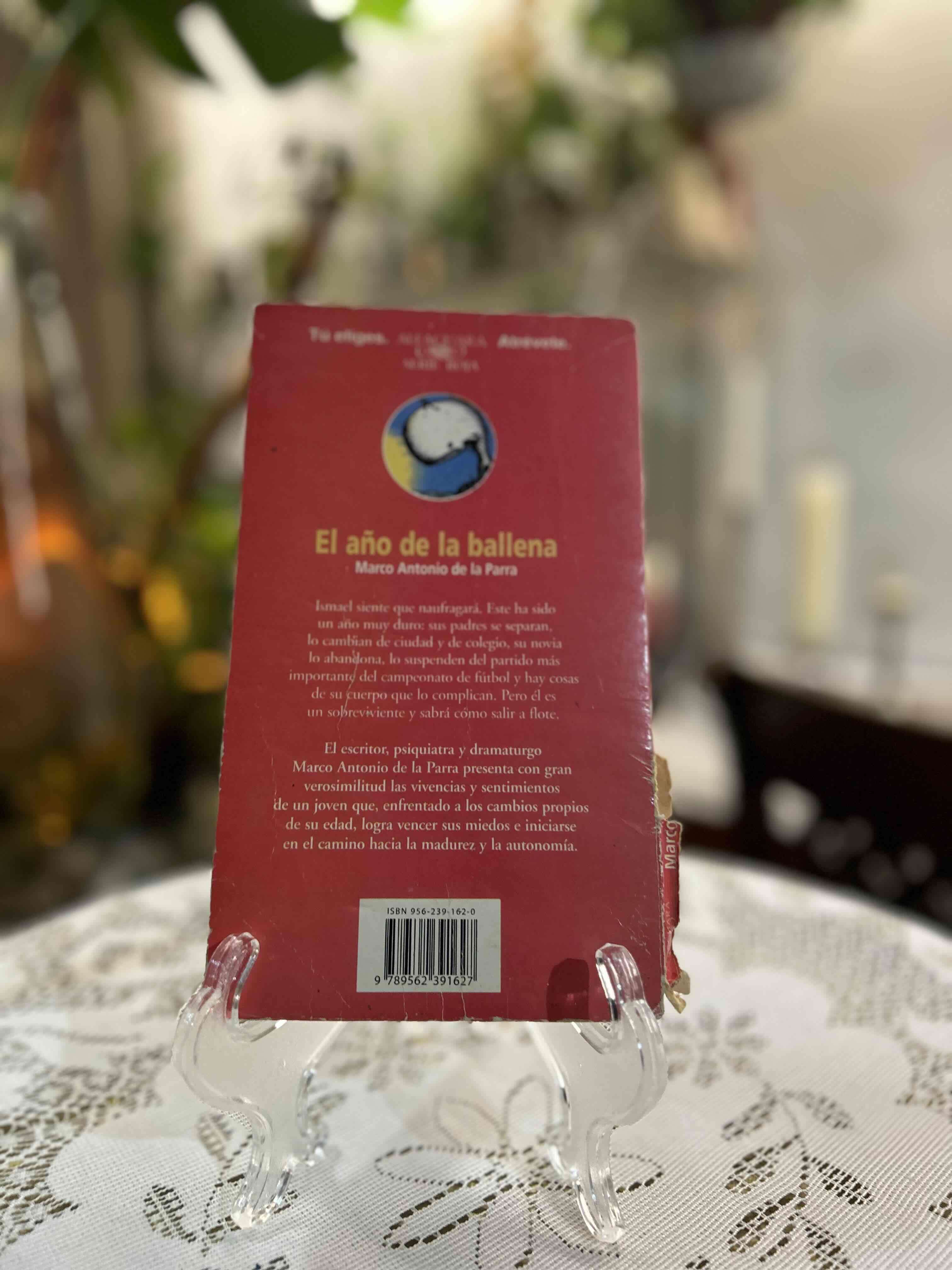 Libro 'El año de la ballena' usado - miniatura 2