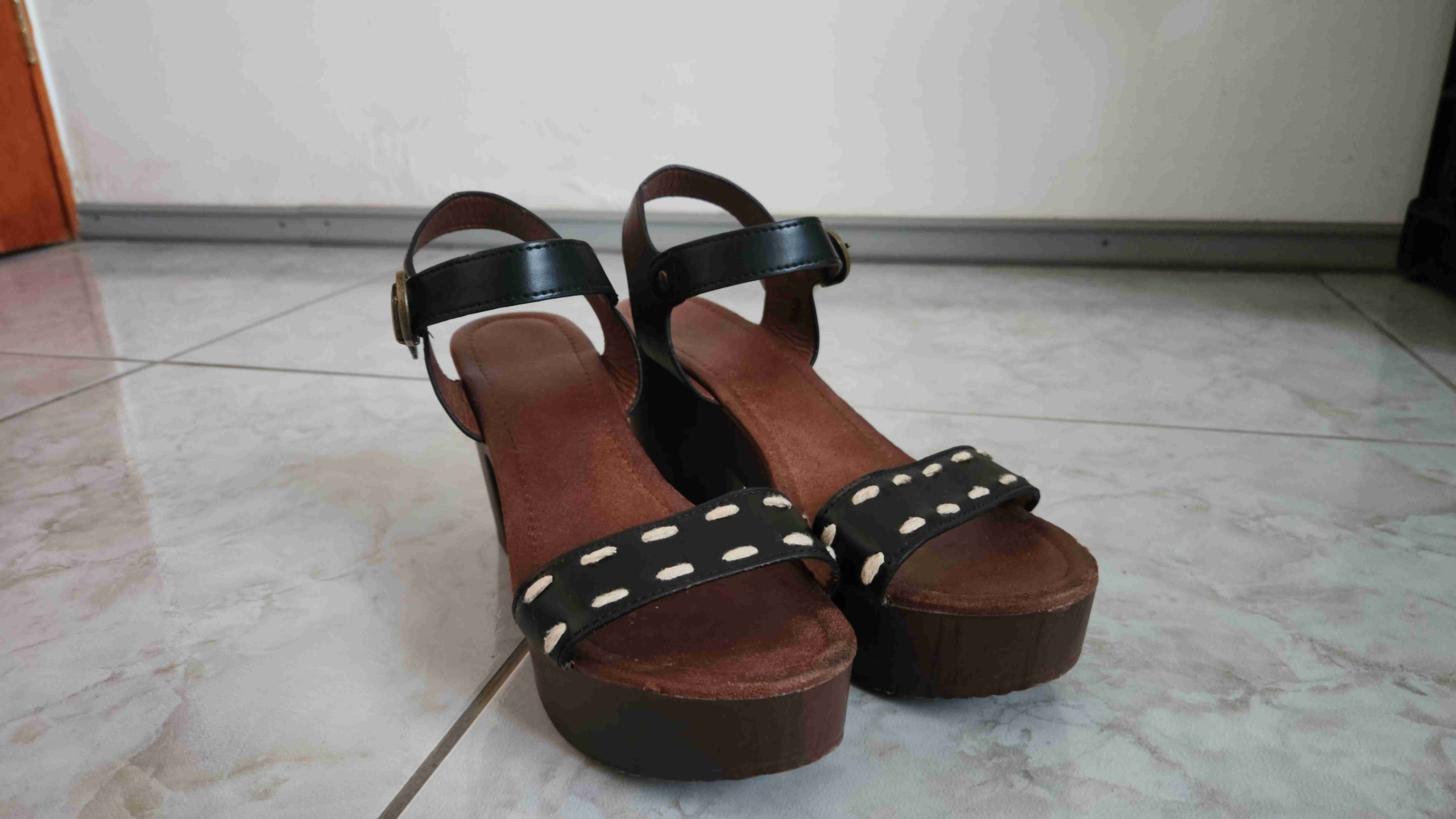 Sandalias Dakota Plataforma Zueco - Negras - miniatura 1