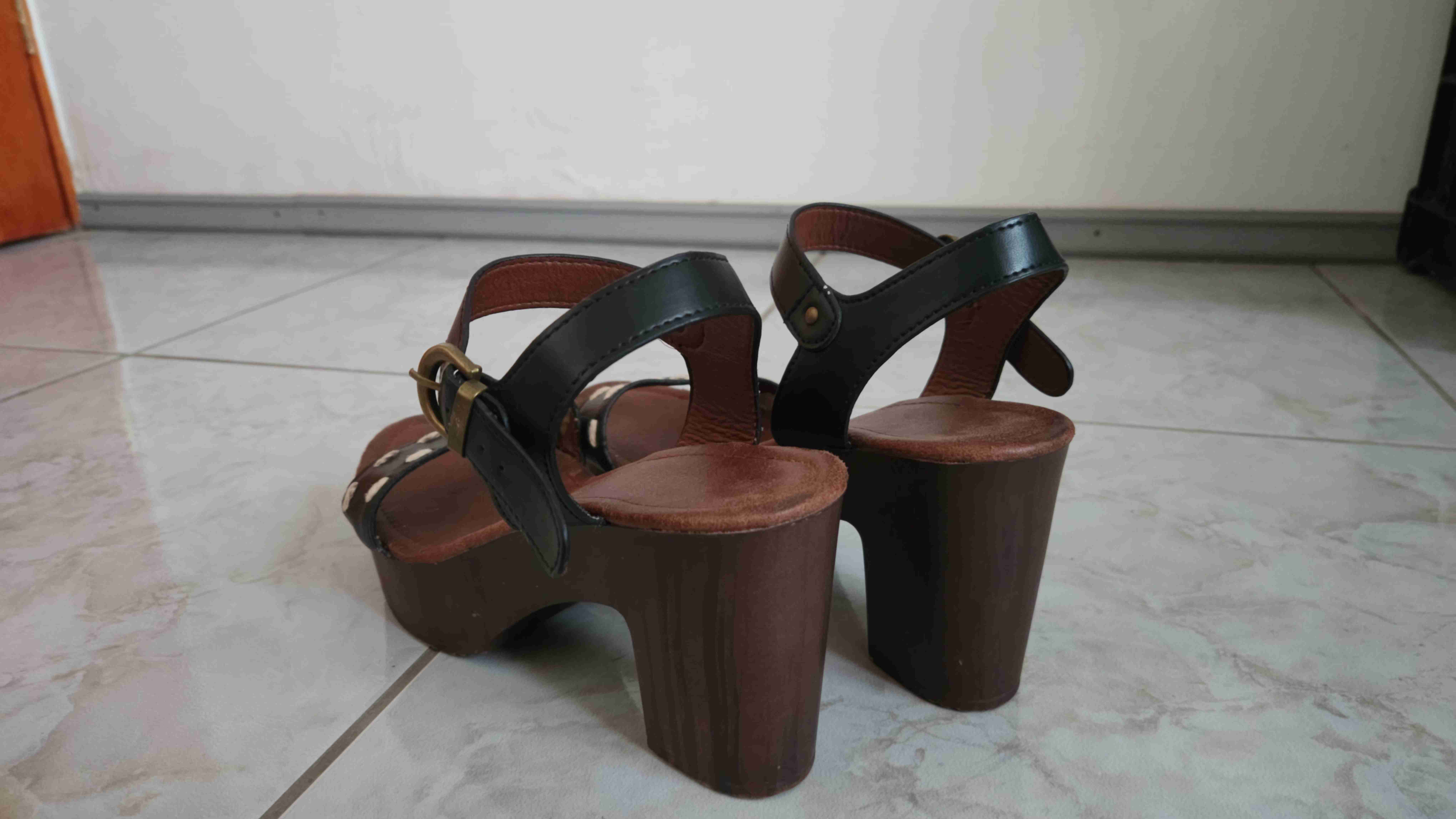 Sandalias Dakota Plataforma Zueco - Negras - miniatura 2