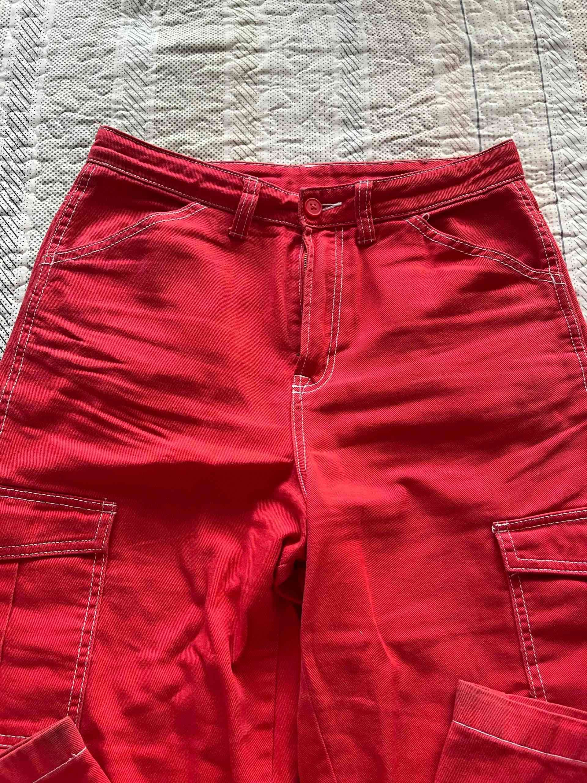 Pantalones cargo rojos mujer - miniatura 2