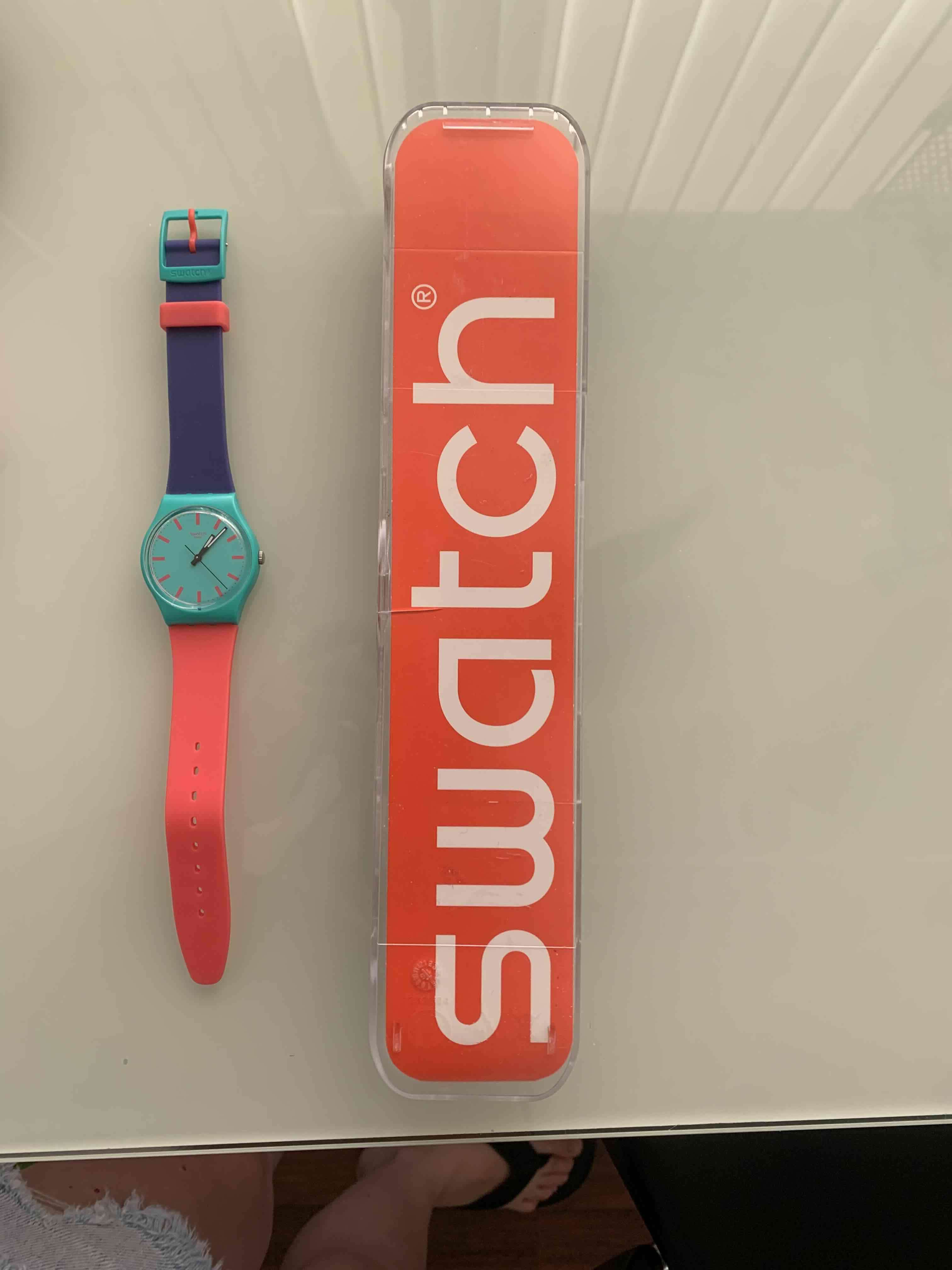 Reloj Swatch colorido con estuche - miniatura 1
