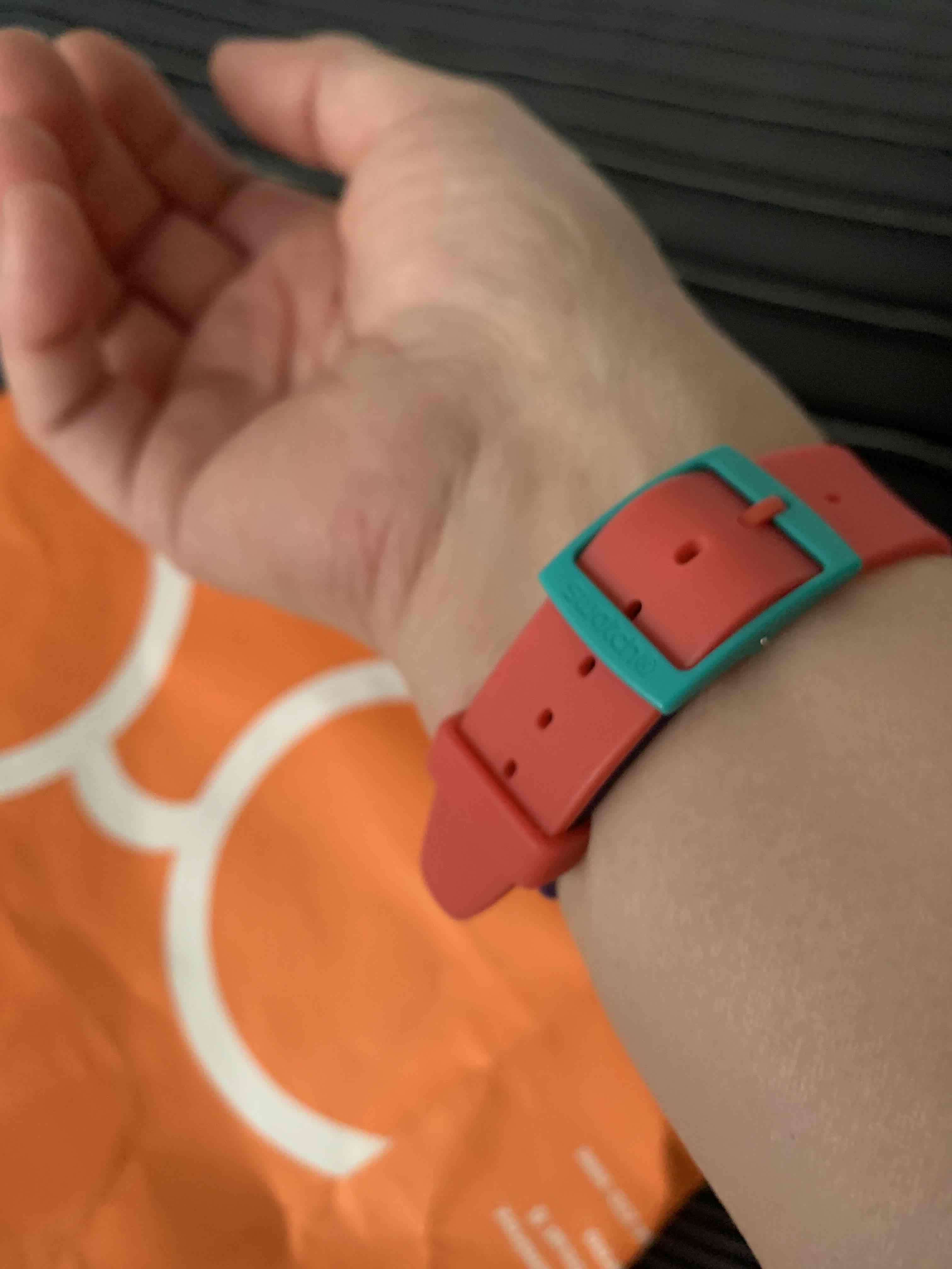 Reloj Swatch colorido con estuche - miniatura 6