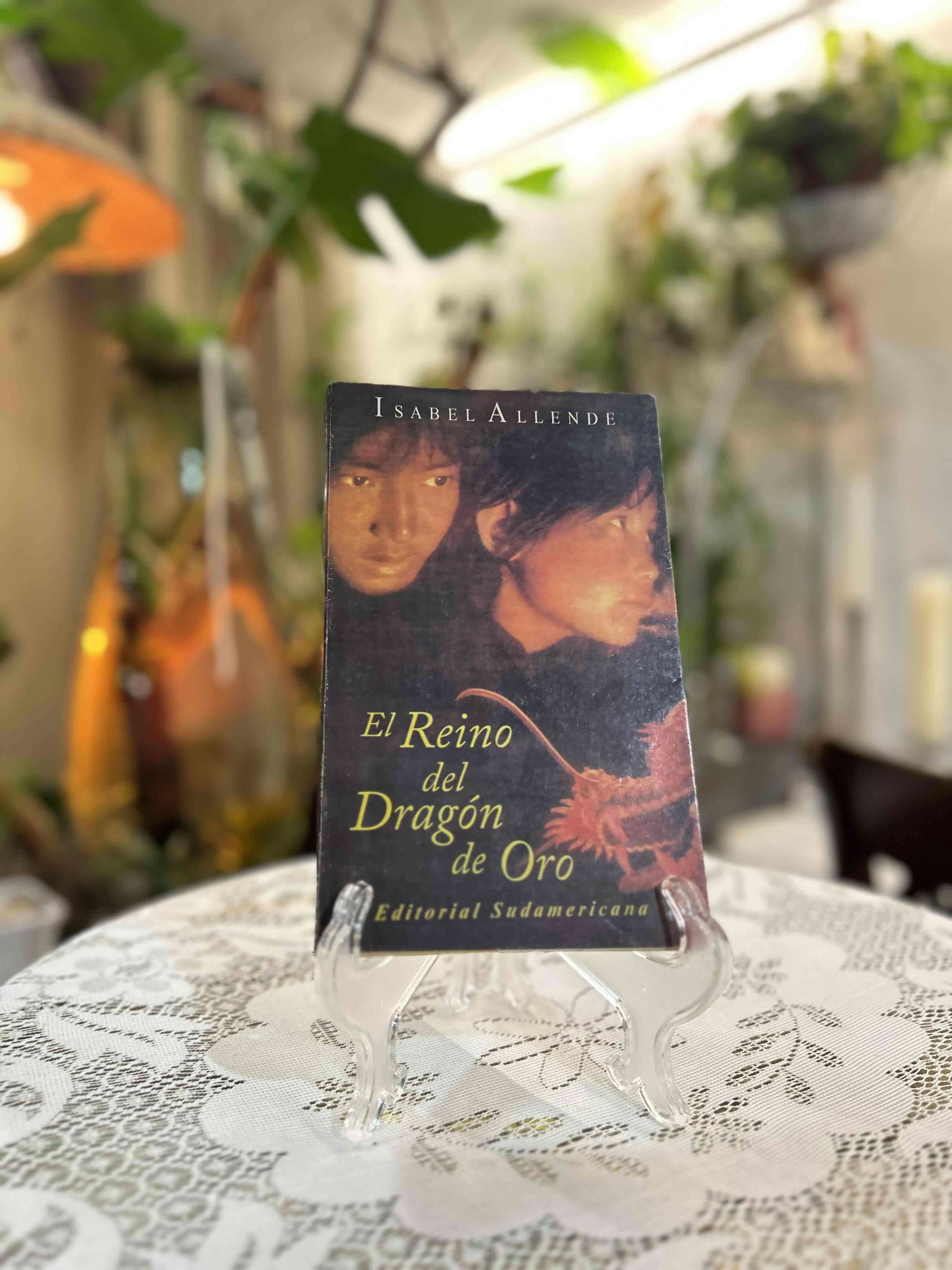 Libro 'El Reino del Dragón de Oro' - miniatura 1