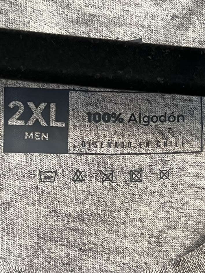 Polera kannu gris con diseño gráfico 2XL - miniatura 3