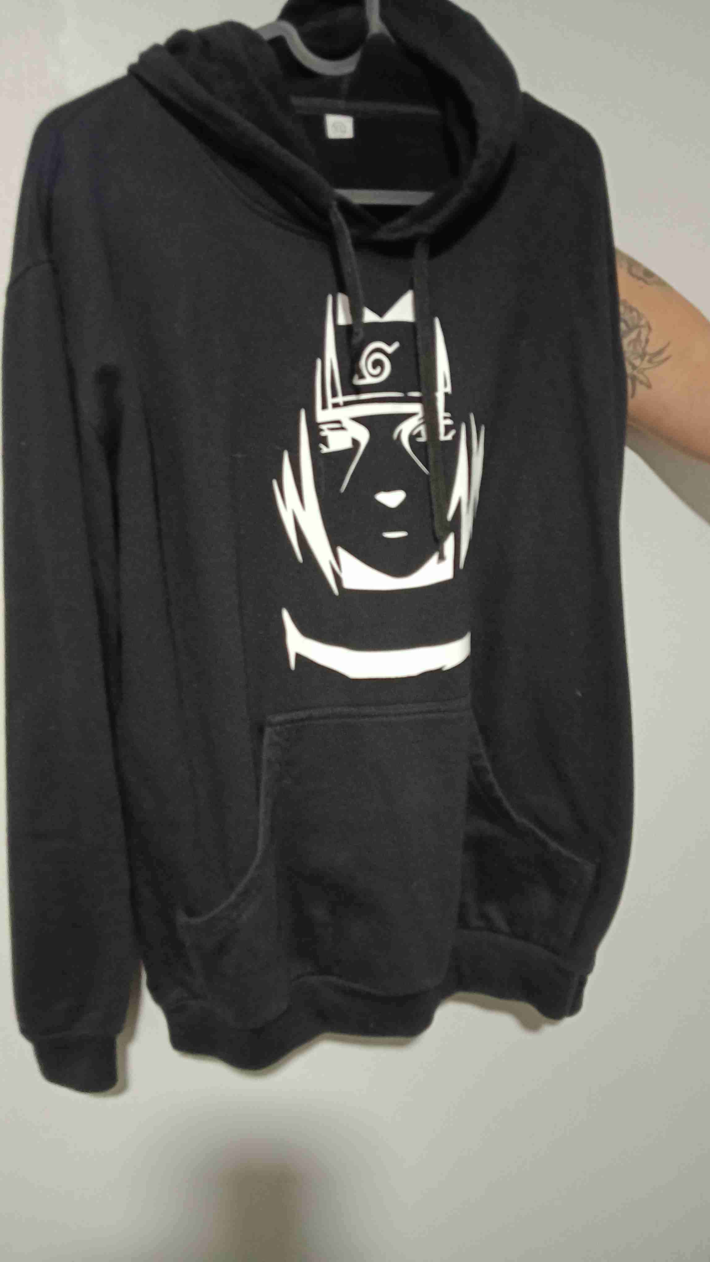 Polerón negro estampado Itachi. - miniatura 1