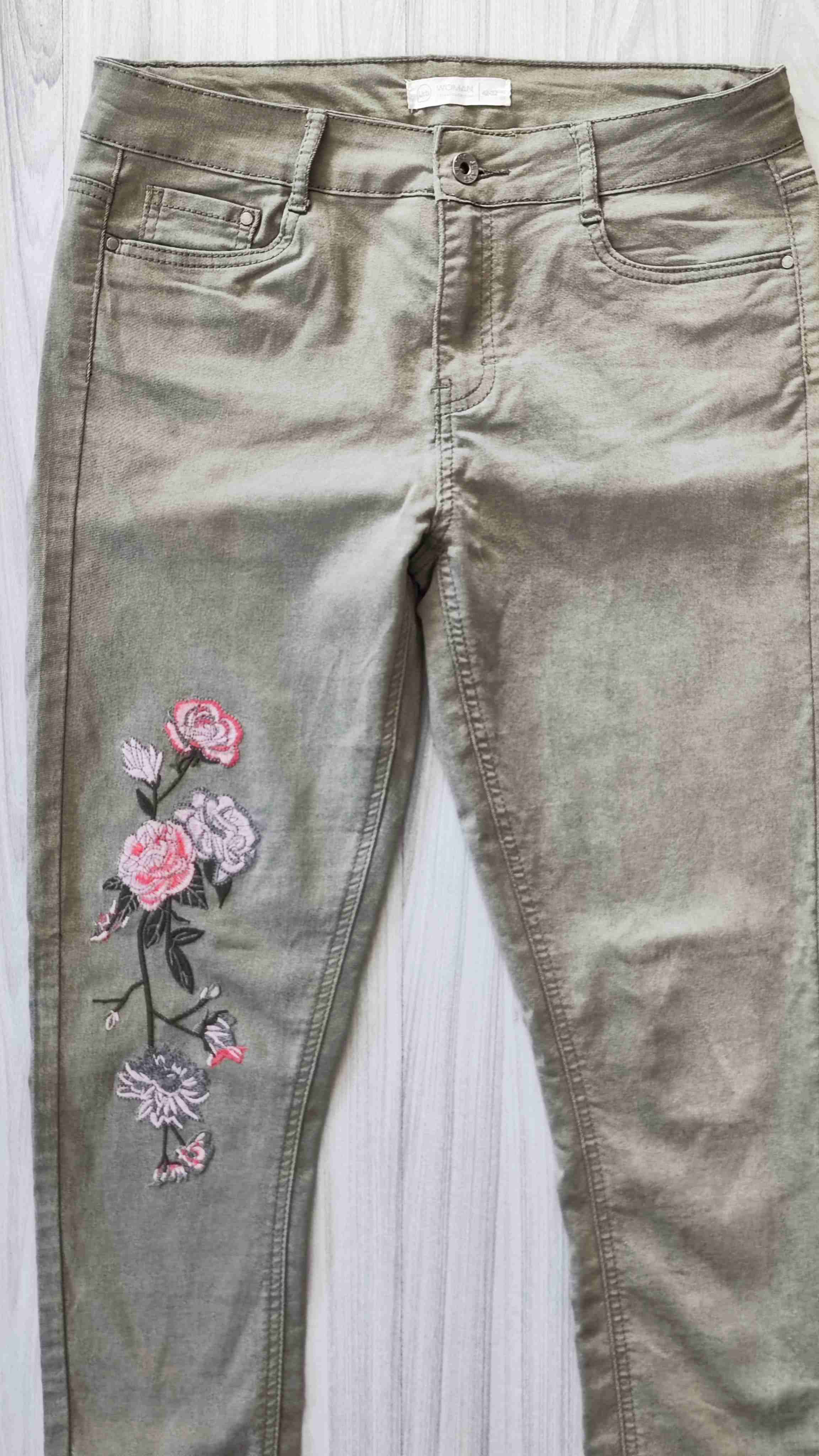 Pantalon Mujer Urb Bordado Verde Oliva Talla 42 - miniatura 2