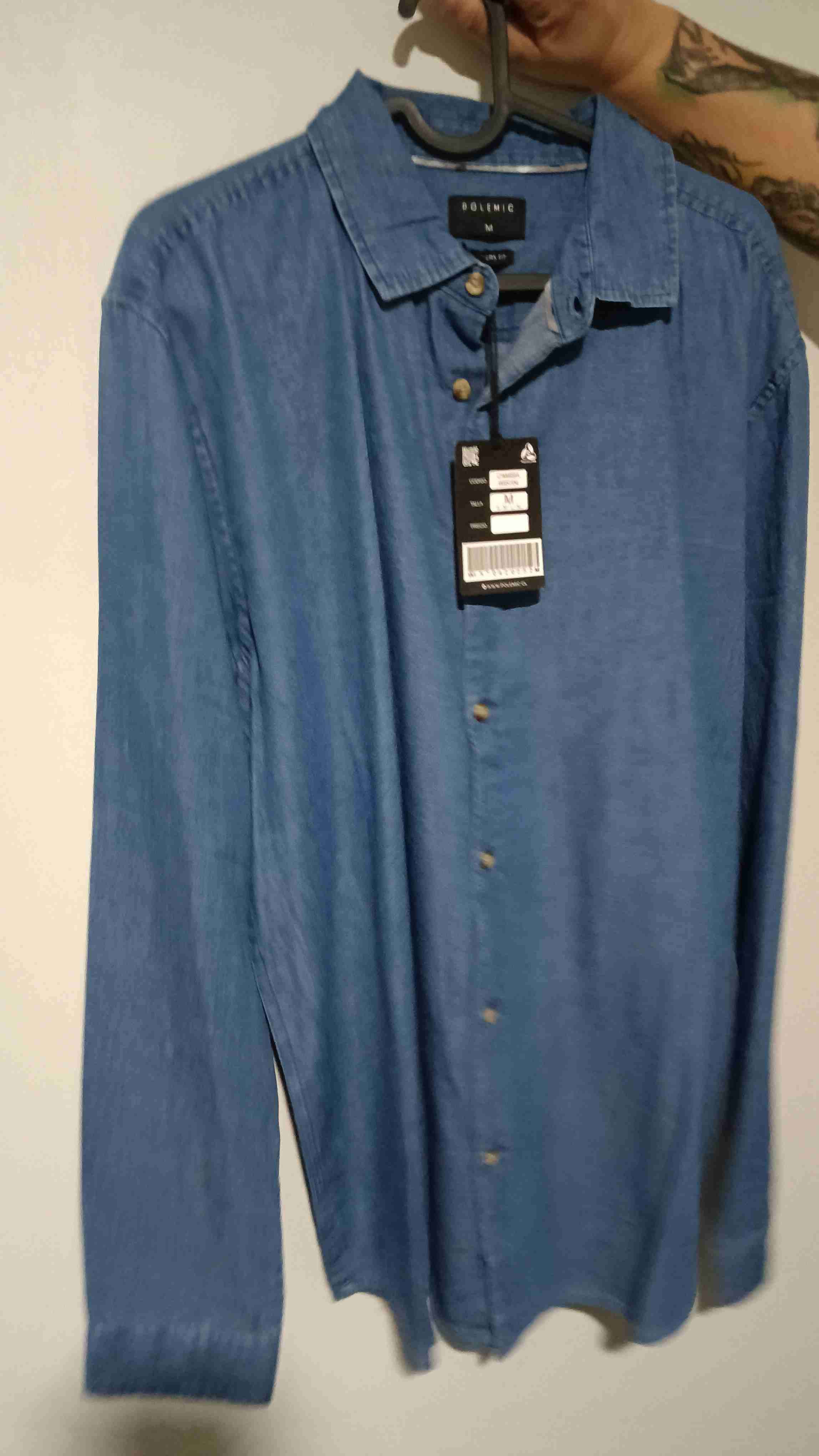 Camisa tipo mezclilla azul. - miniatura 1