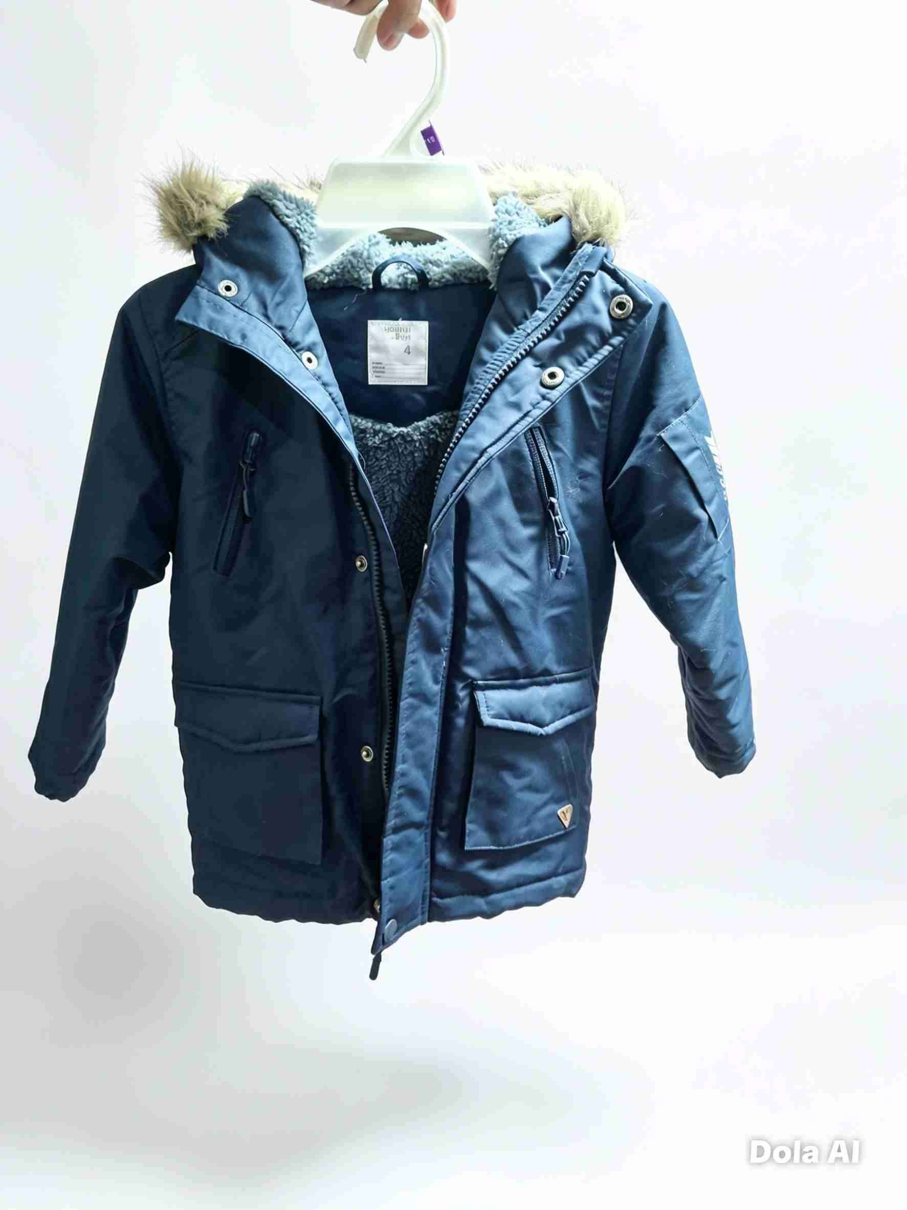 Chaqueta impermeable con capucha - miniatura 2