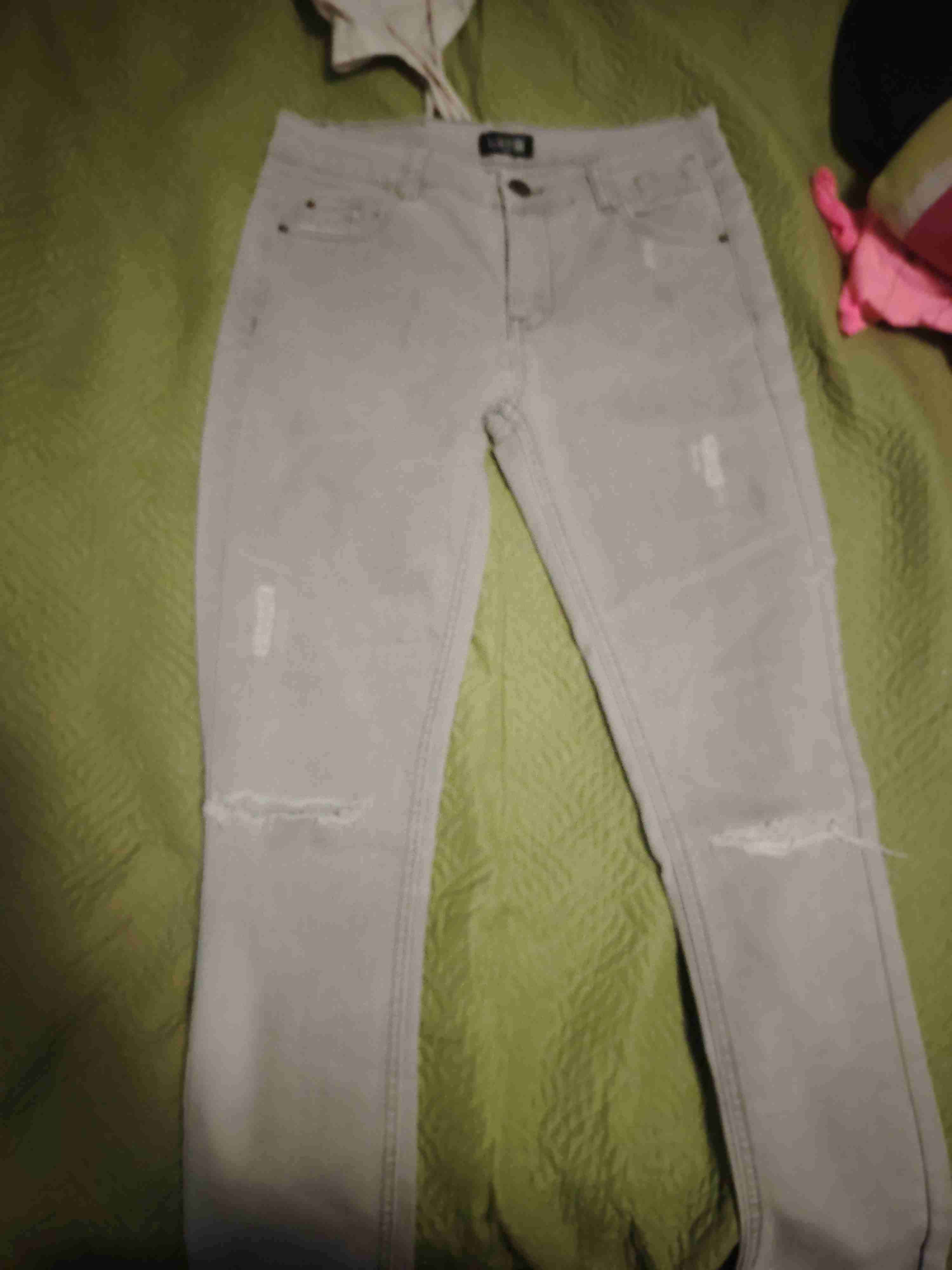 Jeans gris con diseño desgastado - miniatura 1