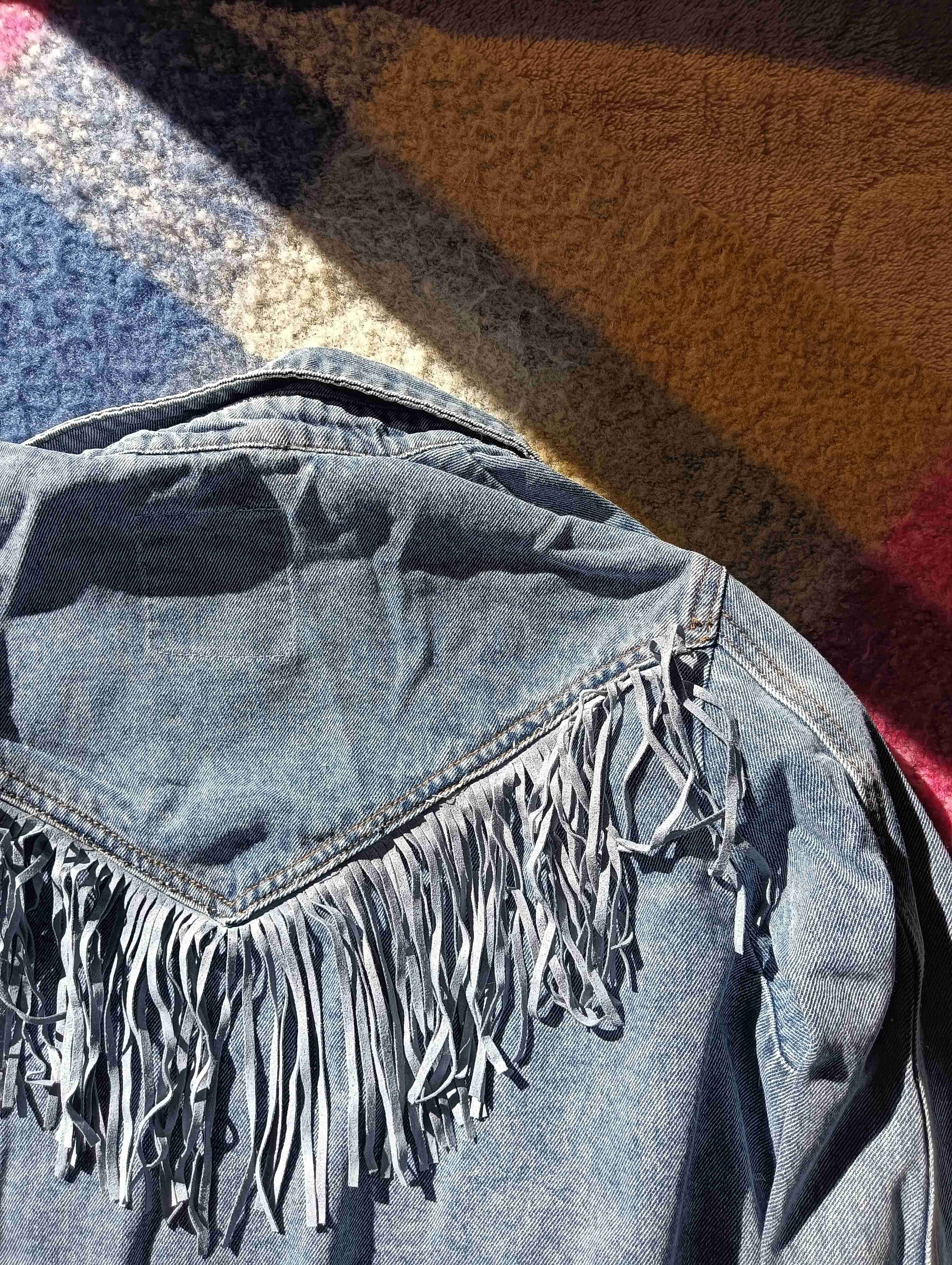 Chaqueta de mezclilla con flecos - miniatura 2