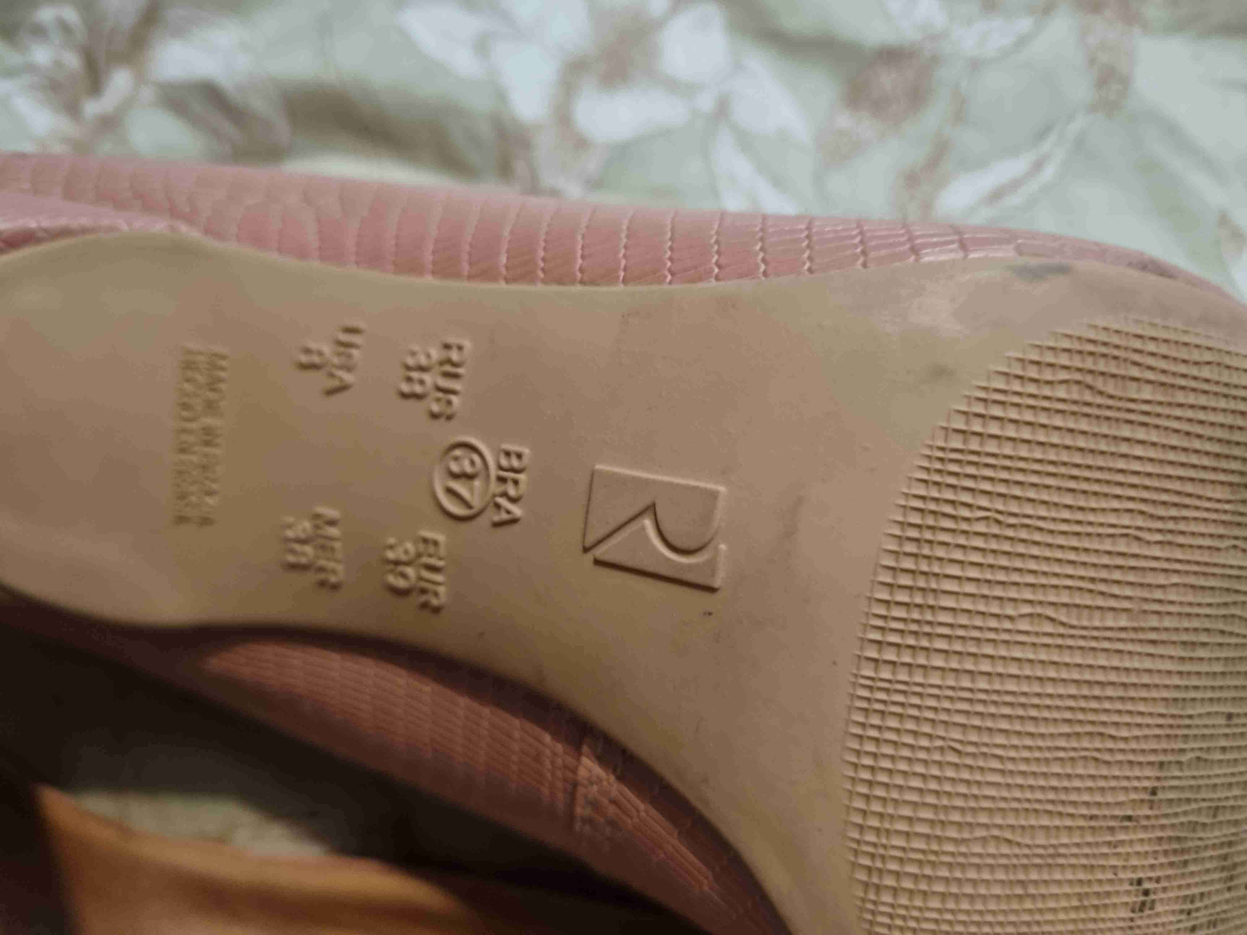 Zapatos de tacón rosados estampados - miniatura 3