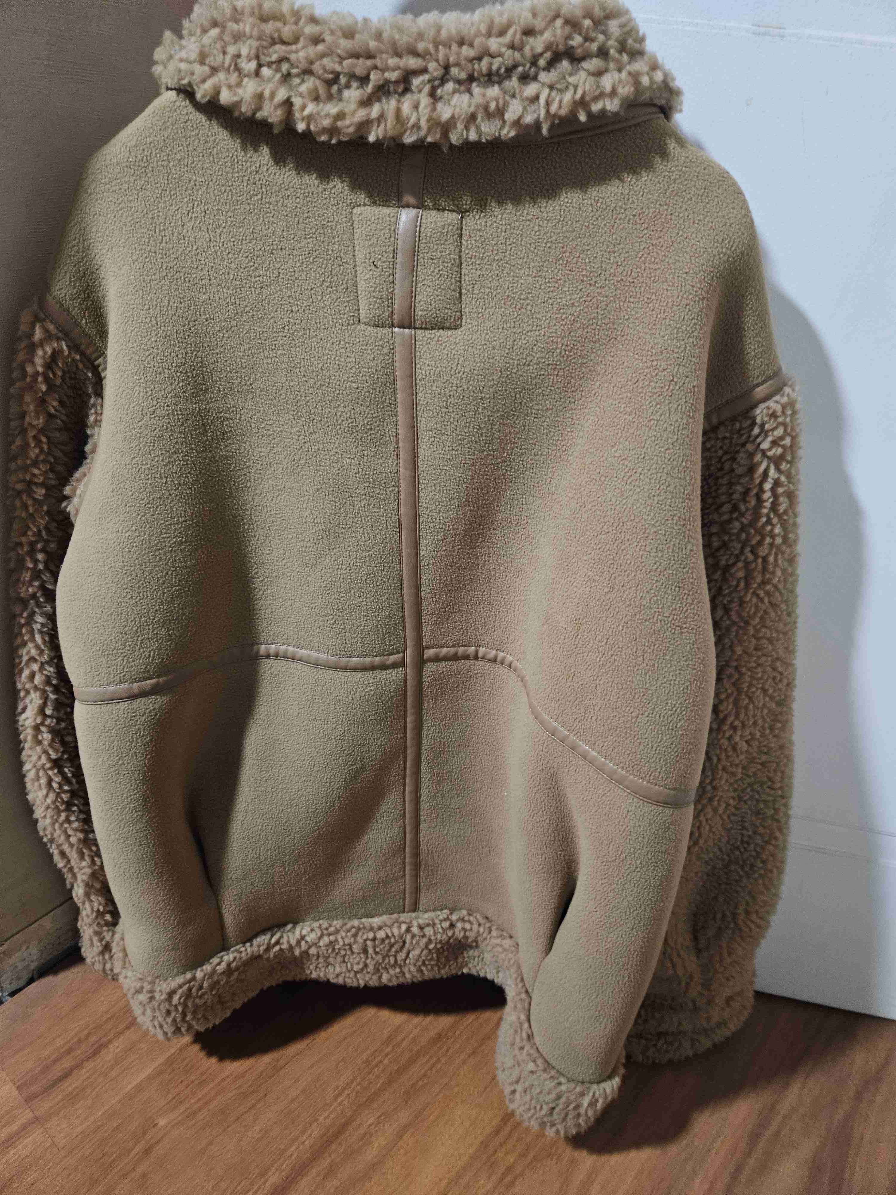Chaqueta térmica beige con borrego - miniatura 2
