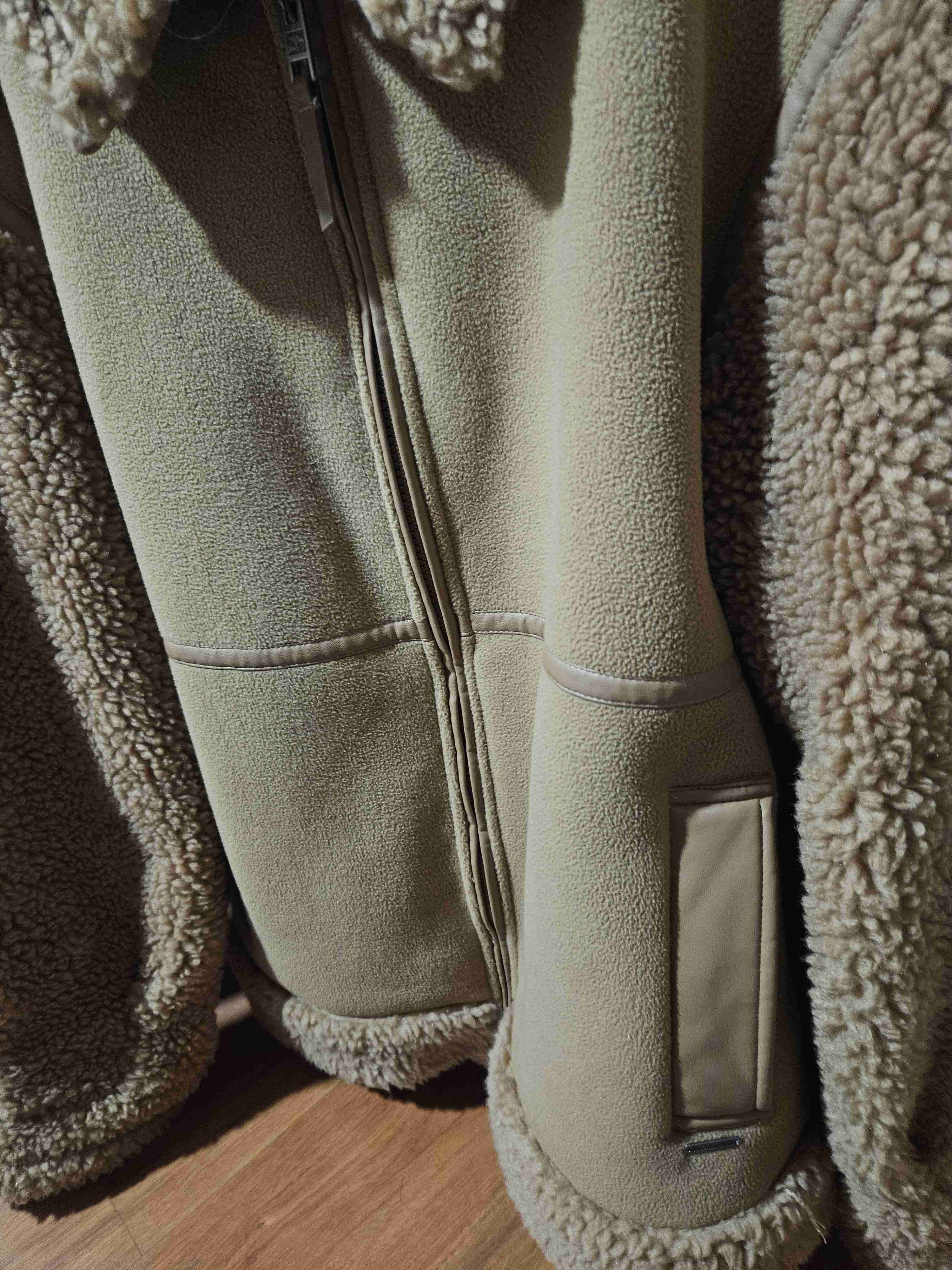 Chaqueta térmica beige con borrego - miniatura 3