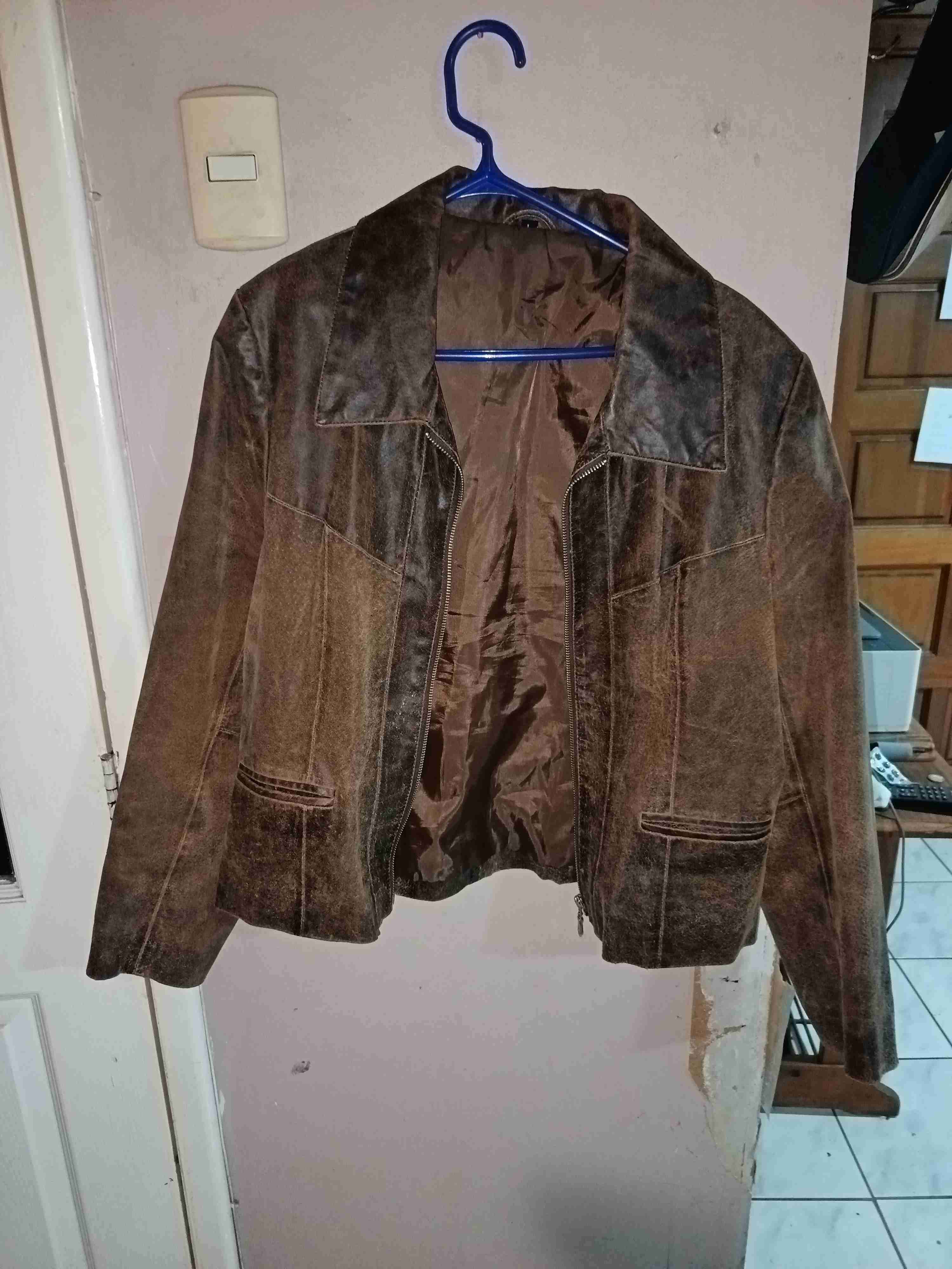 Chaqueta de cuero marrón - miniatura 1