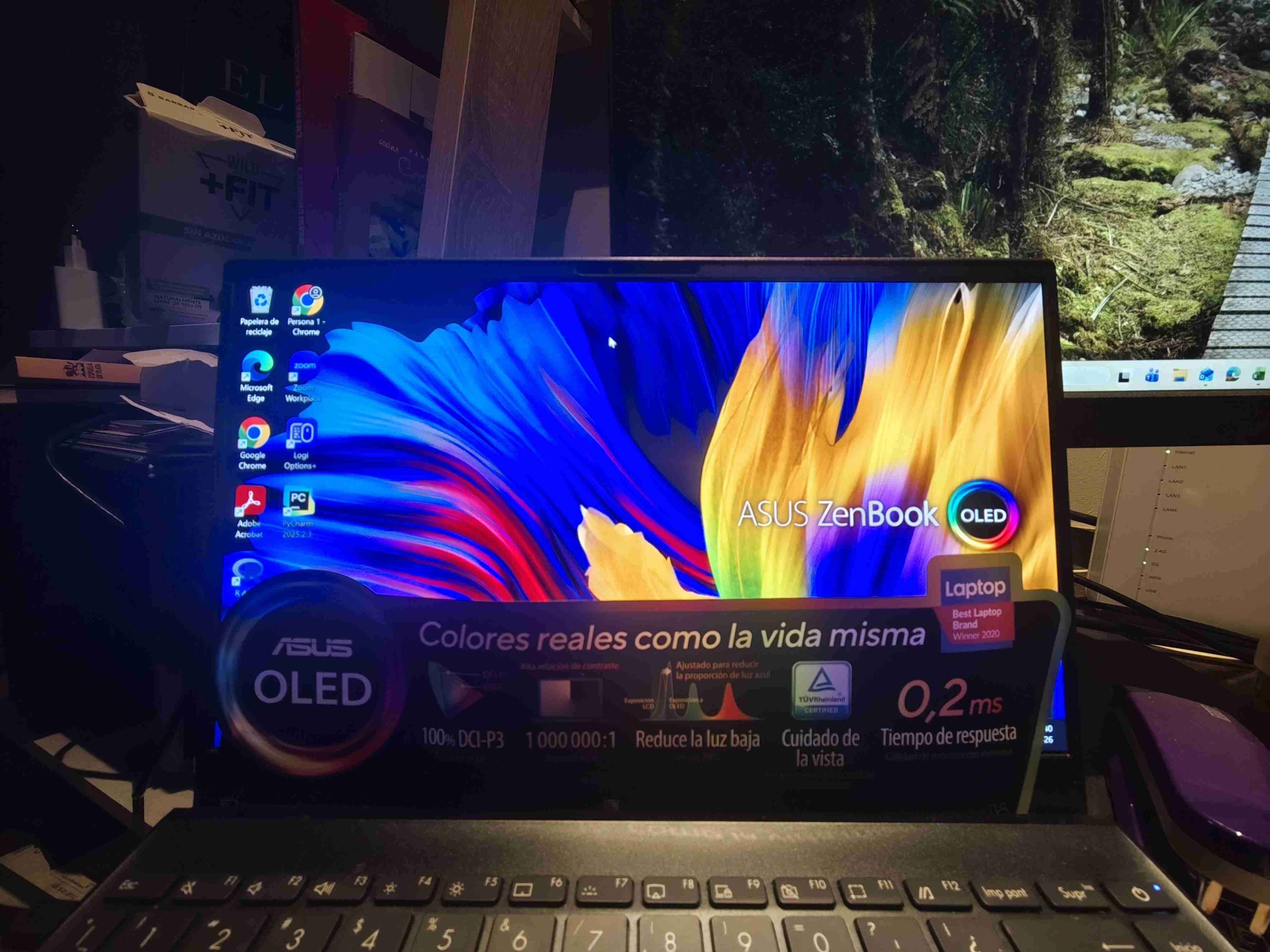 Laptop ASUS ZenBook OLED - miniatura 4