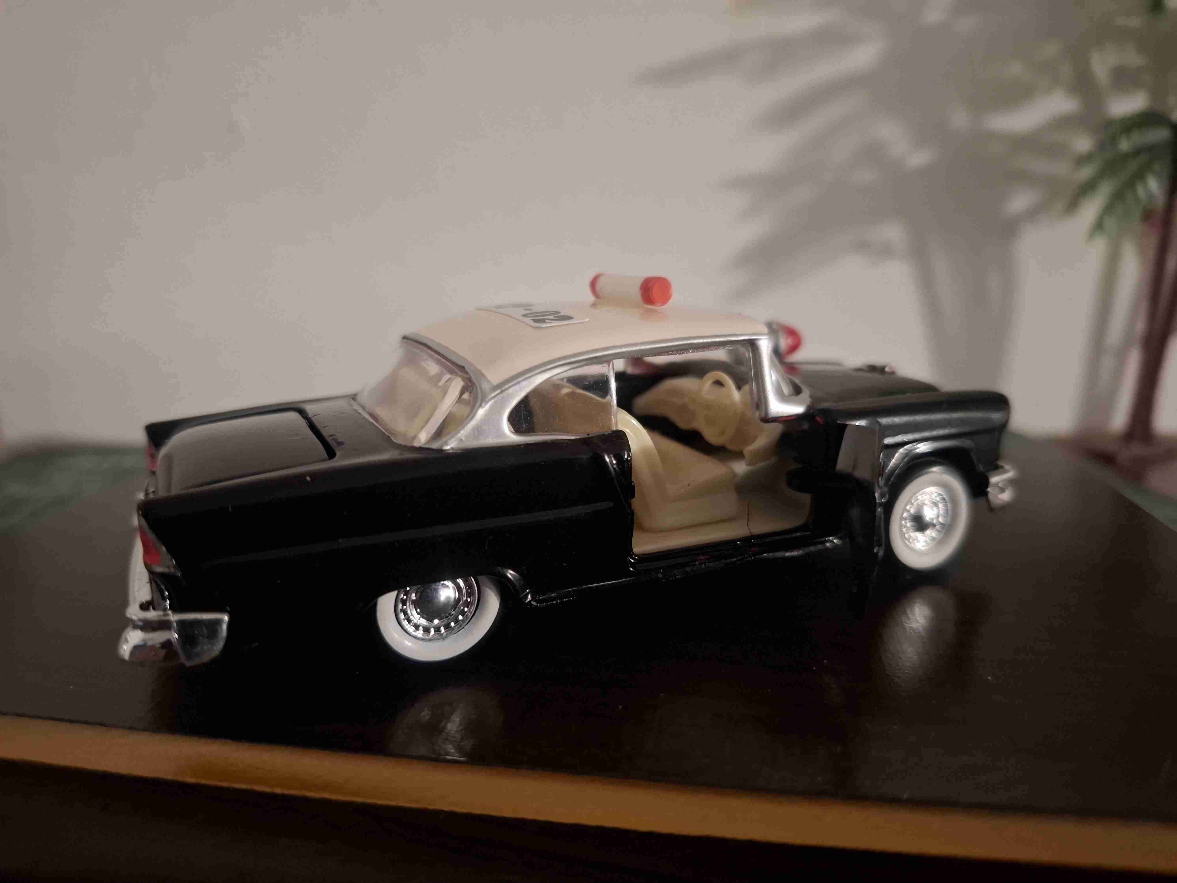 Auto de colección Carabineros - miniatura 3