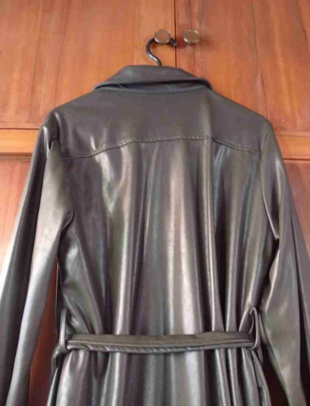 Abrigo de cuerina gris oscuro largo L - miniatura 3