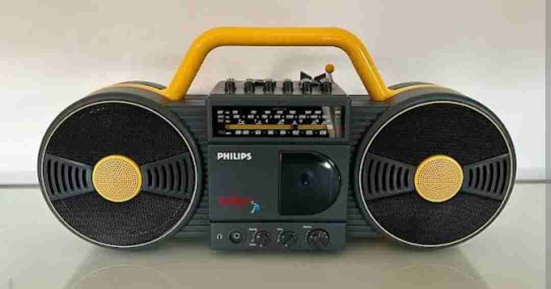 Busco. Radio boombox retro Philips