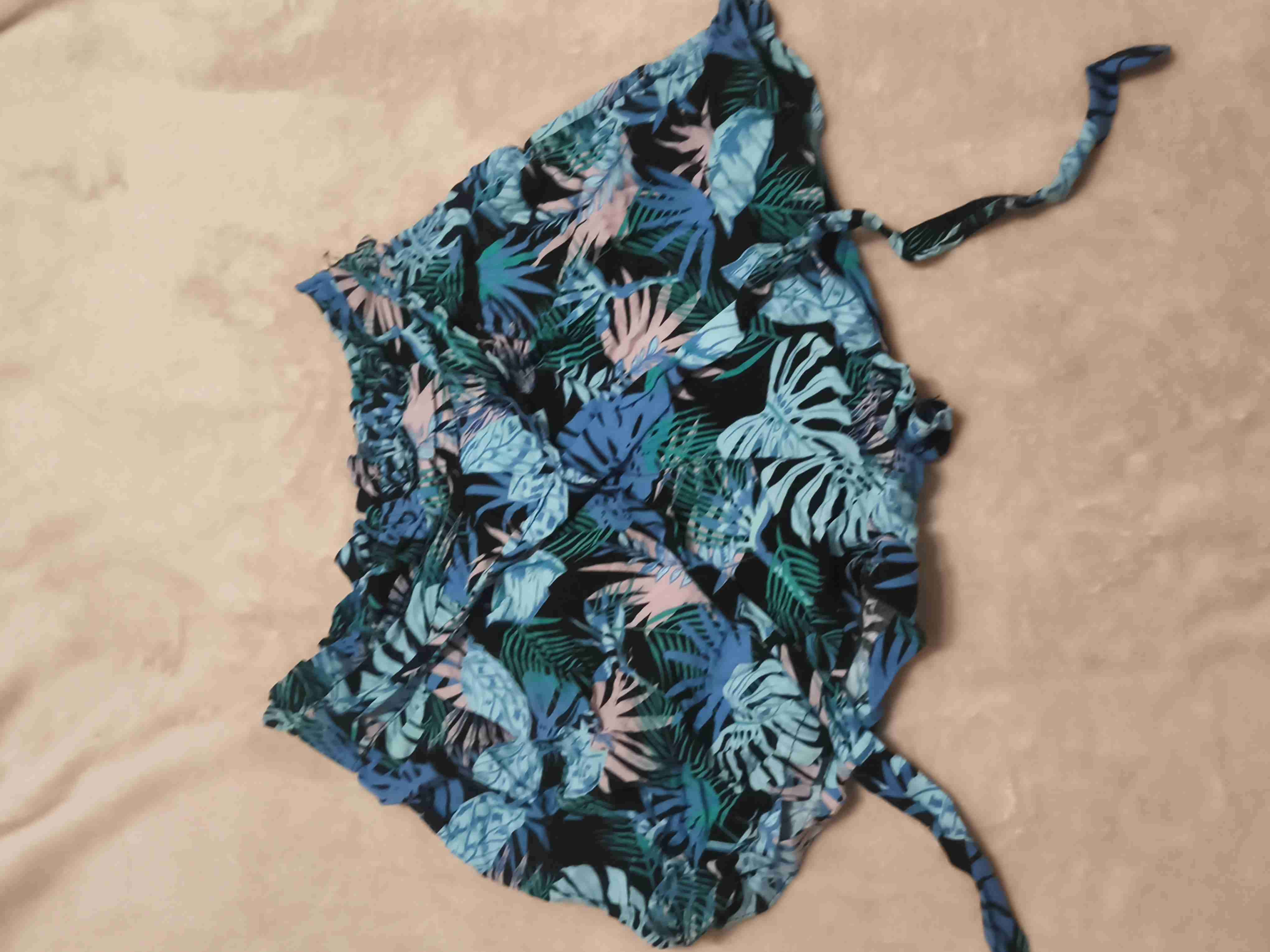 Shorts con estampado tropical