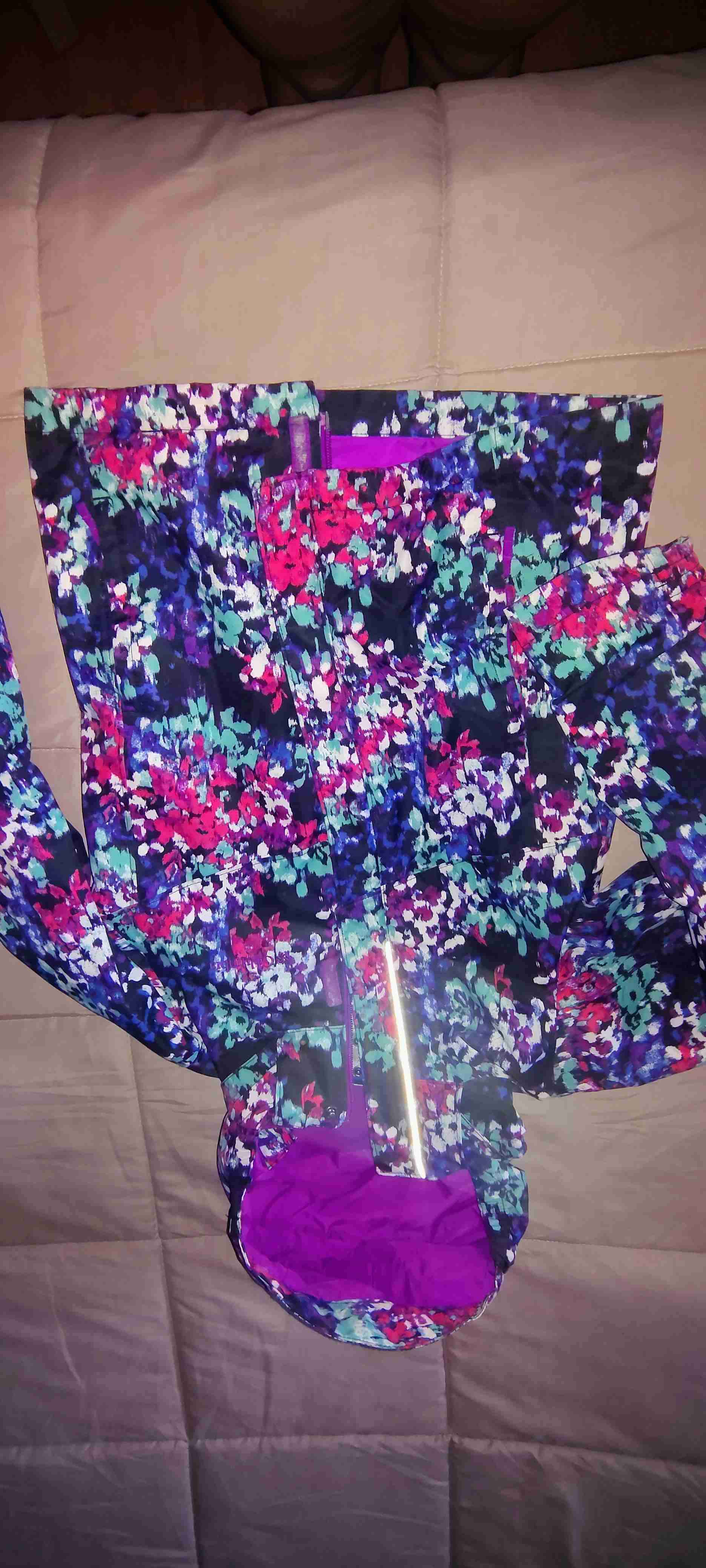 Chaqueta verde con capucha - miniatura 5