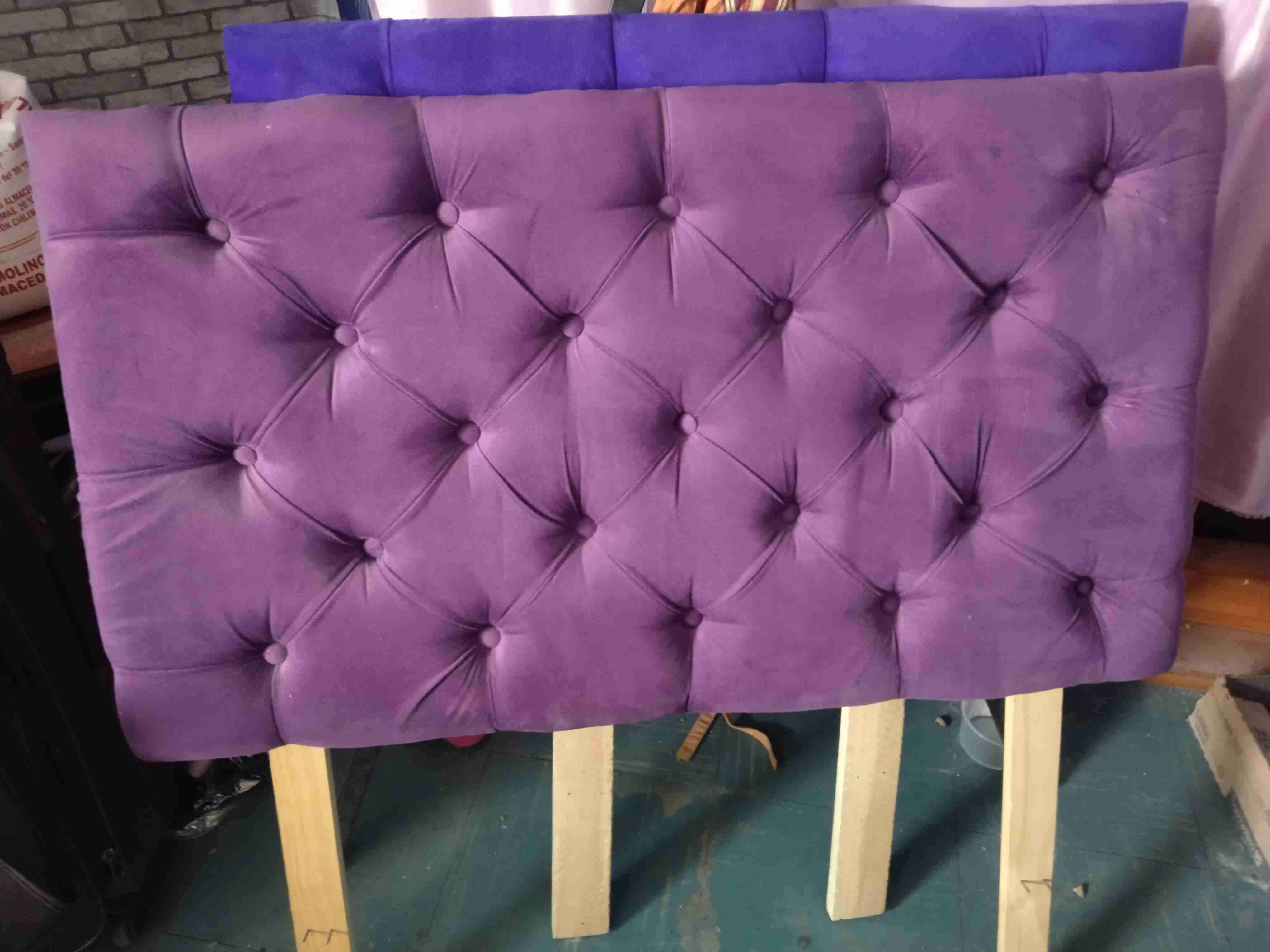 Respaldo de cama morado 1 plaza y el otro es 1 /2 - miniatura 1