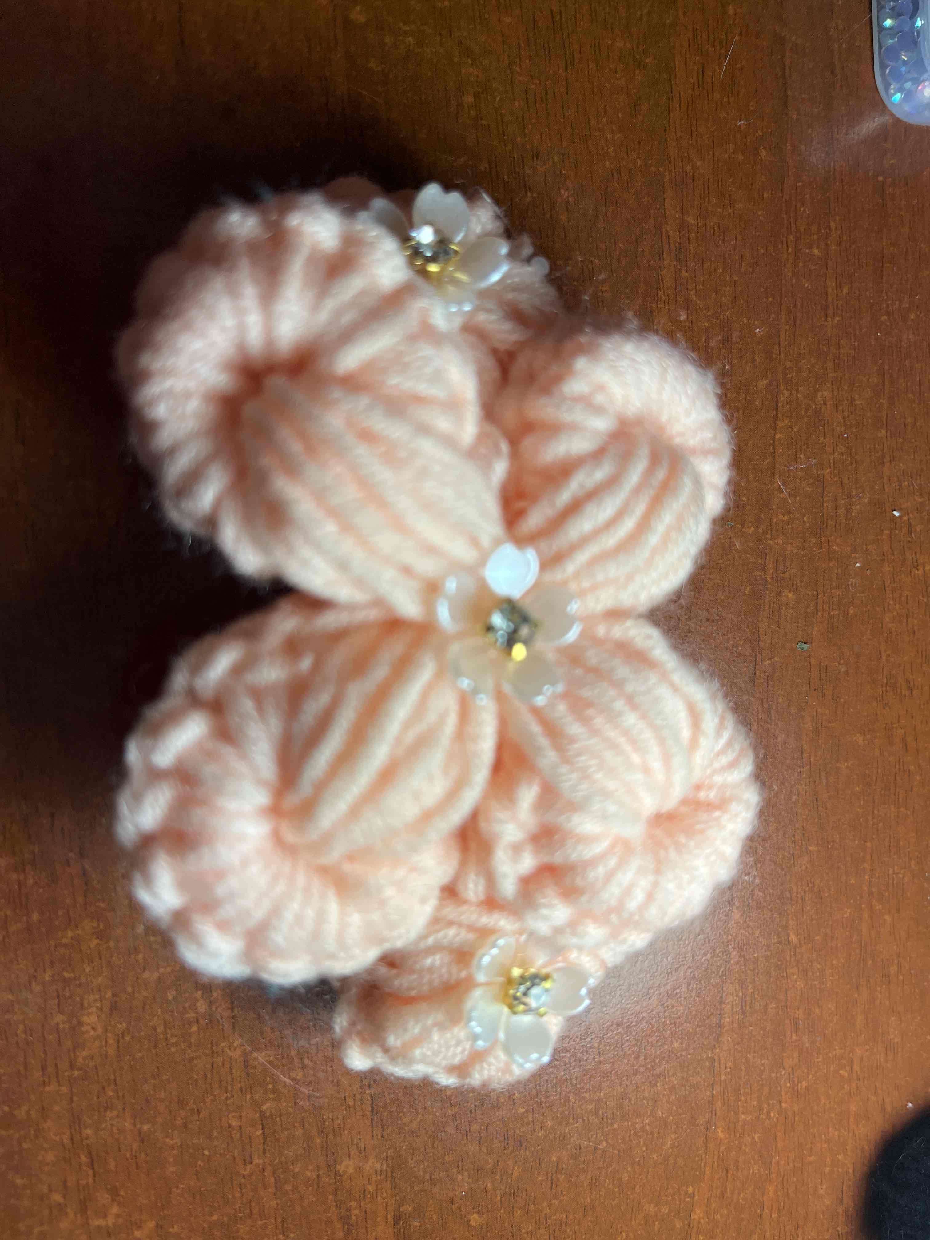 Coletero de lana rosa con flores - miniatura 1