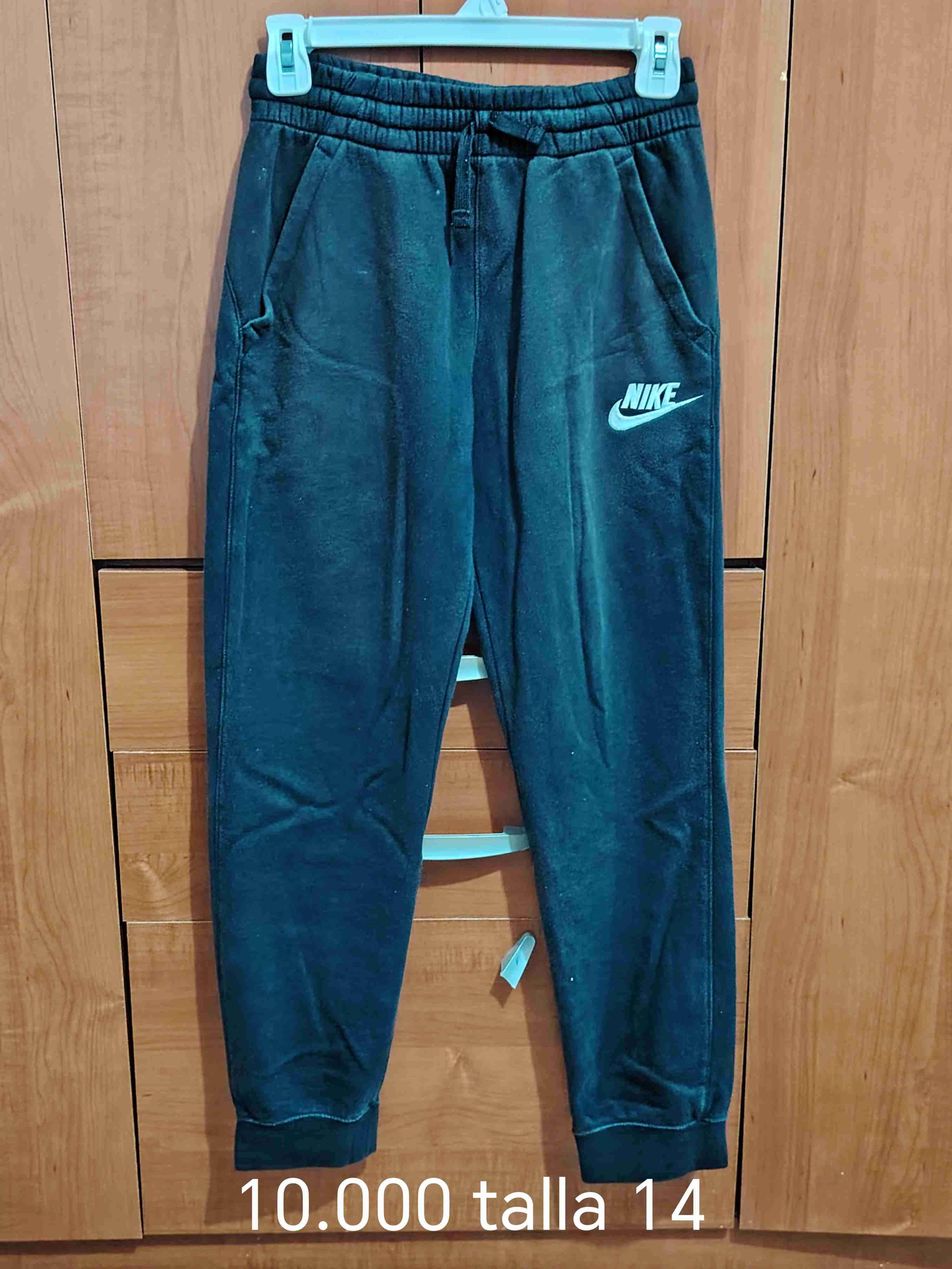 Pantalones deportivos Nike negros