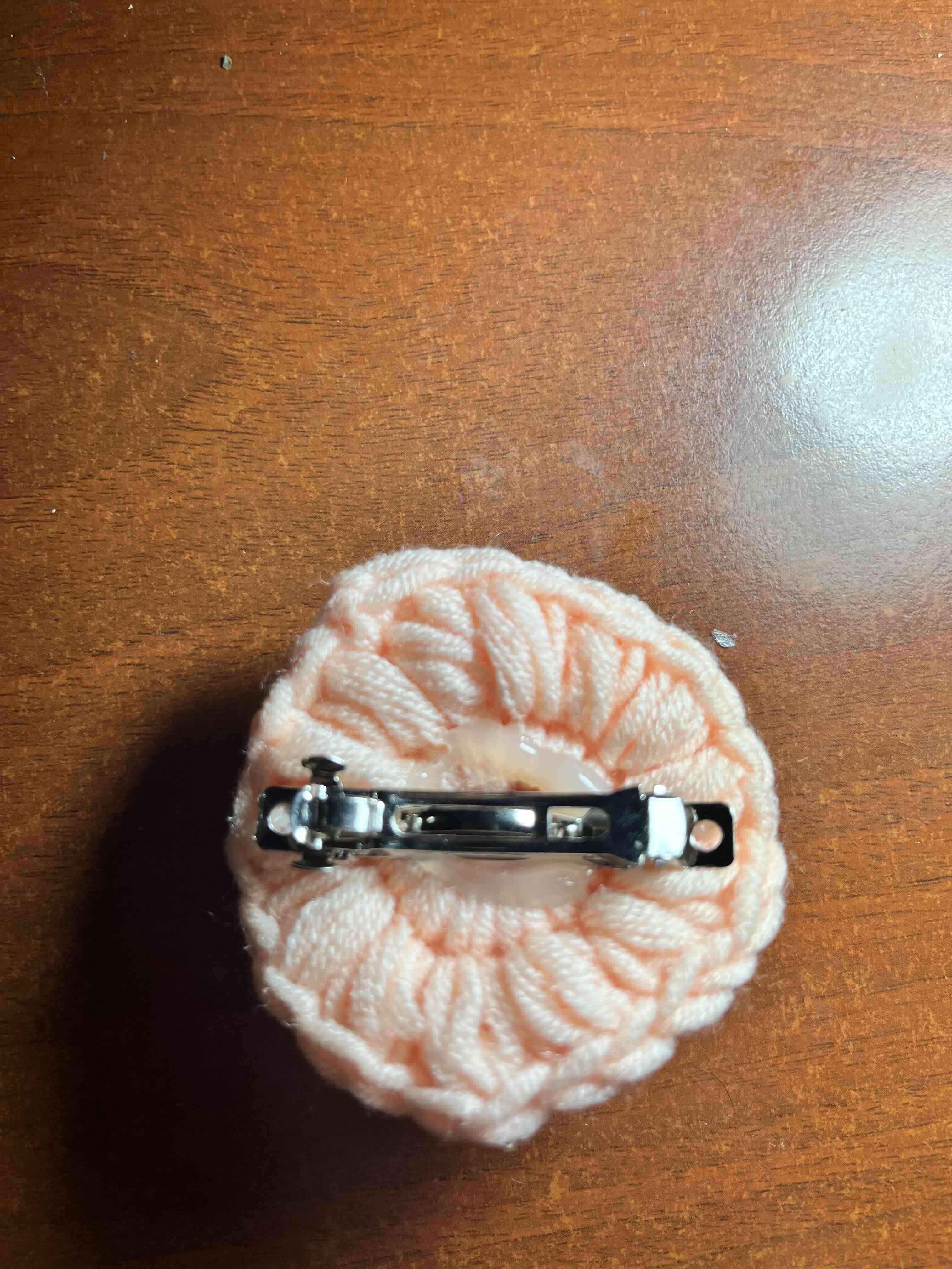 Broche de lana con flor - miniatura 2