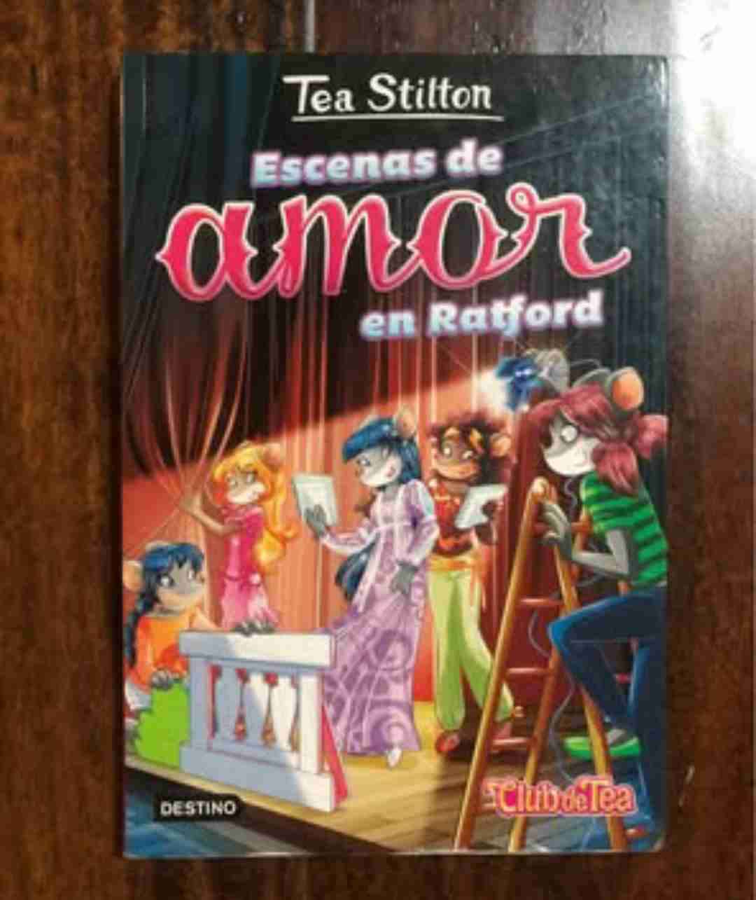 Libro 'Escenas de amor en Ratford'