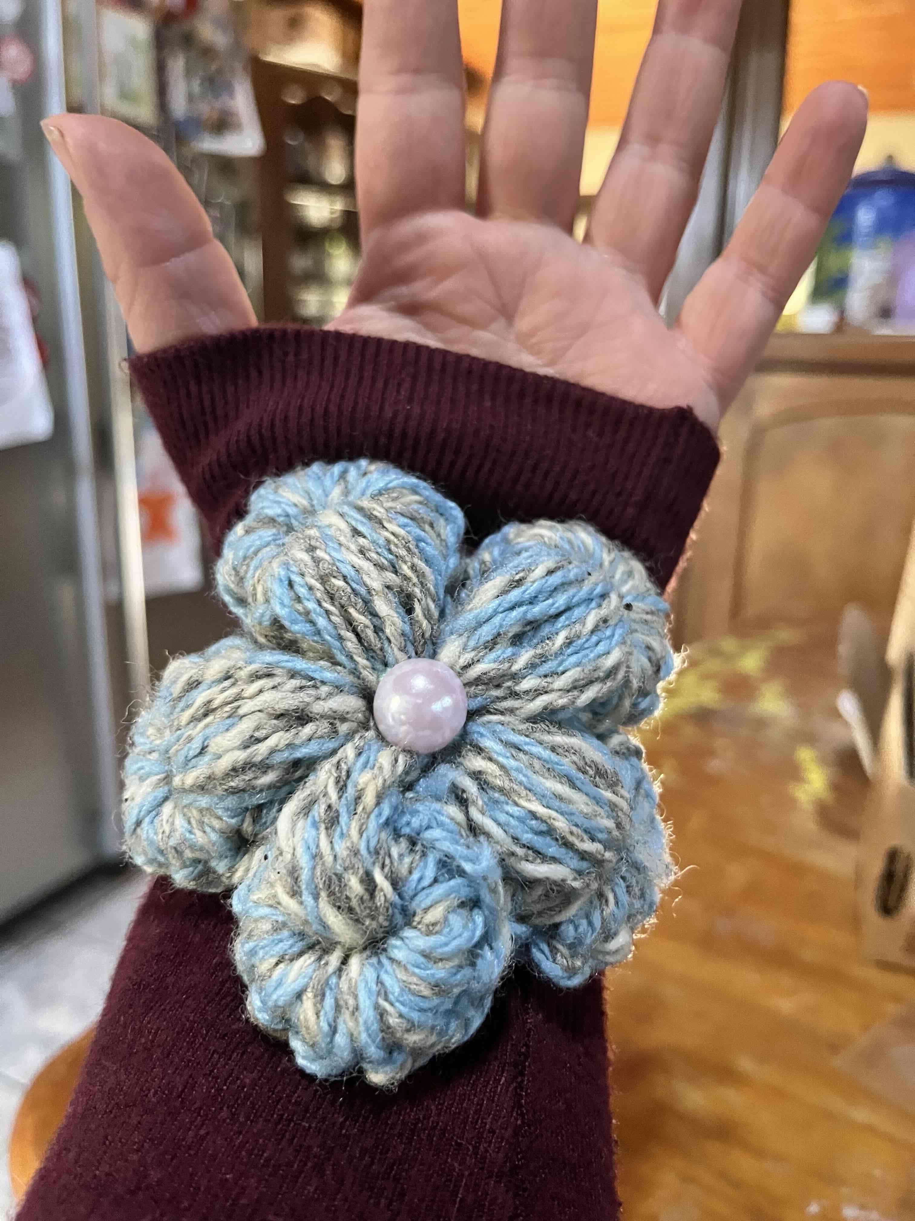 Collet tejido flor azul - miniatura 1