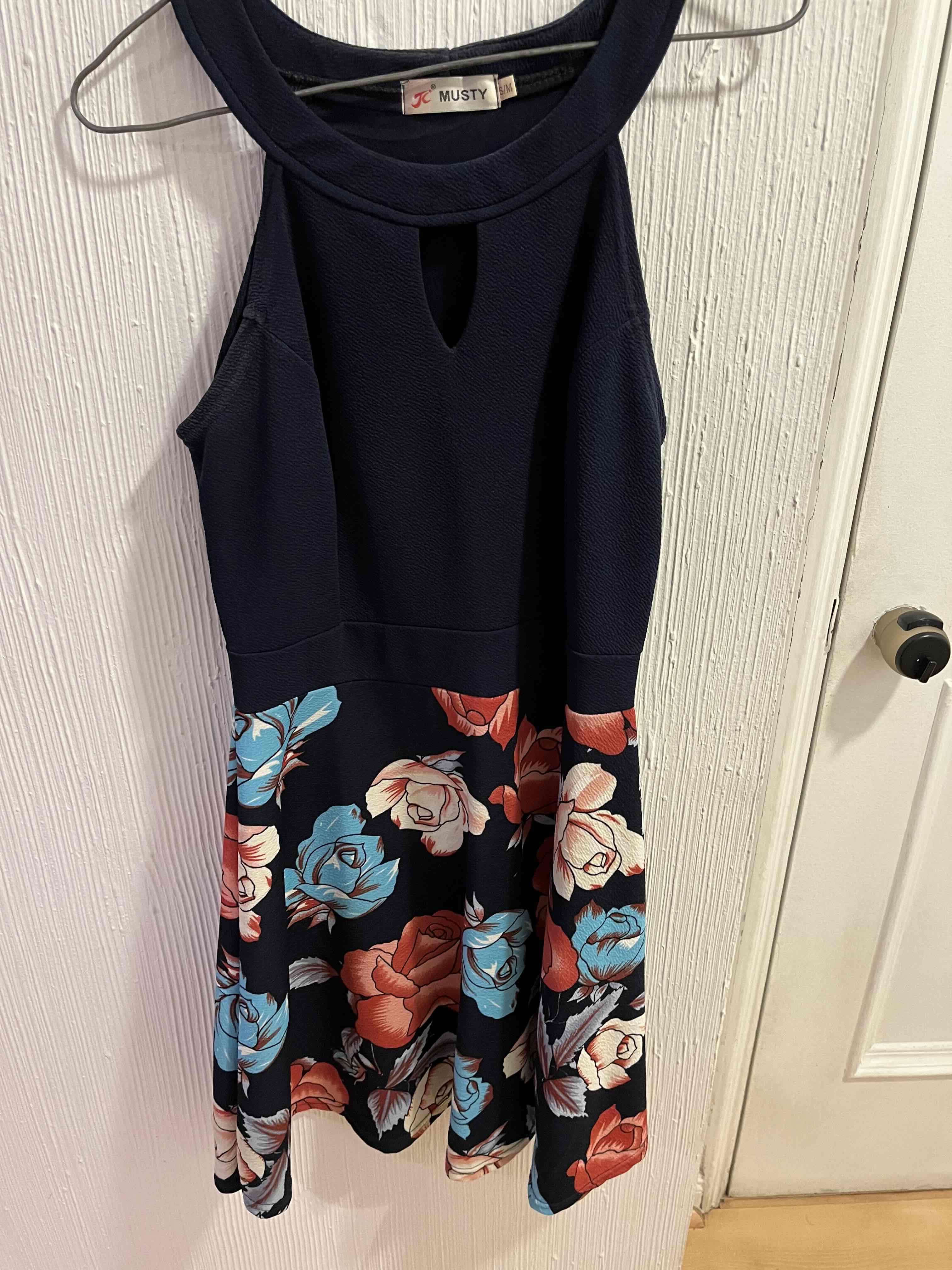 Vestido sin mangas floral - miniatura 2