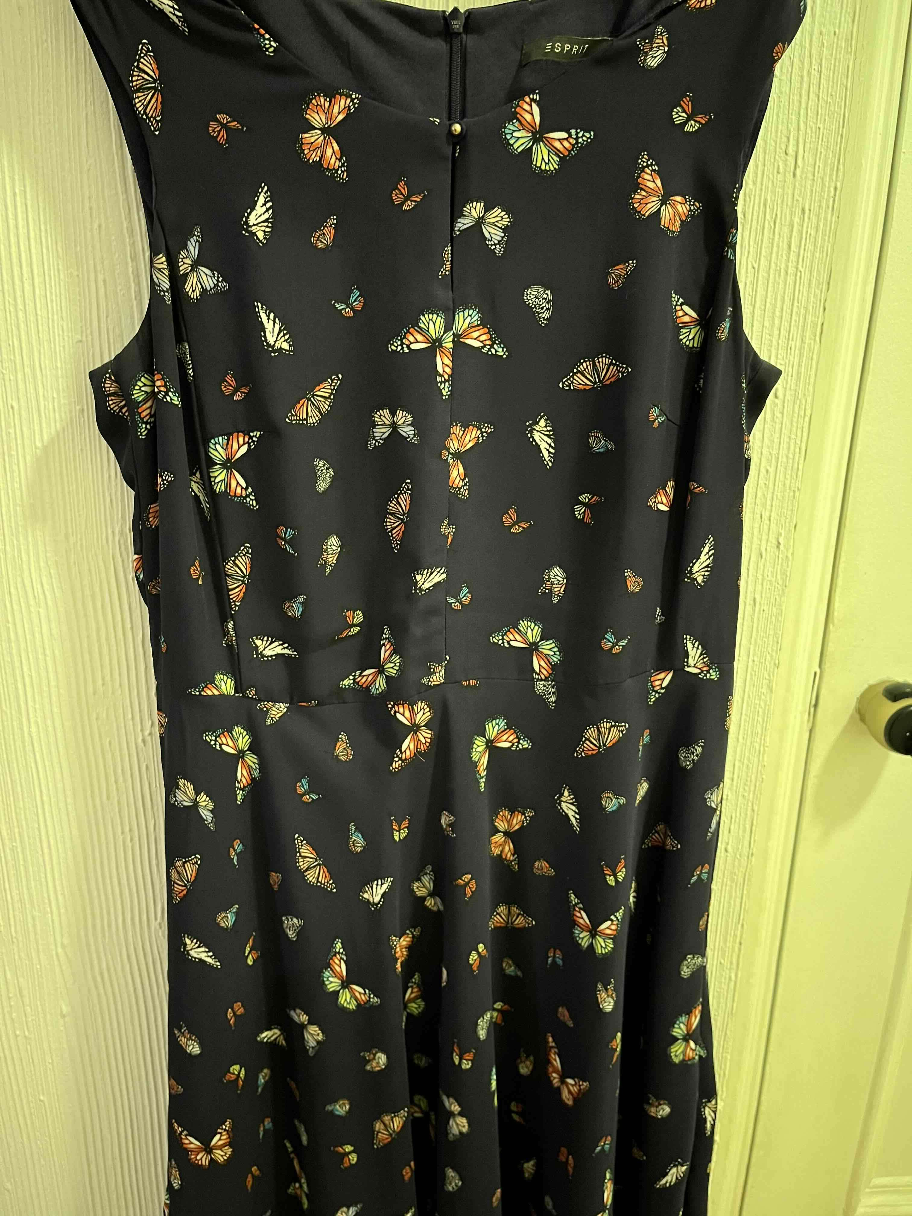 Vestido Esprit con mariposas - miniatura 3